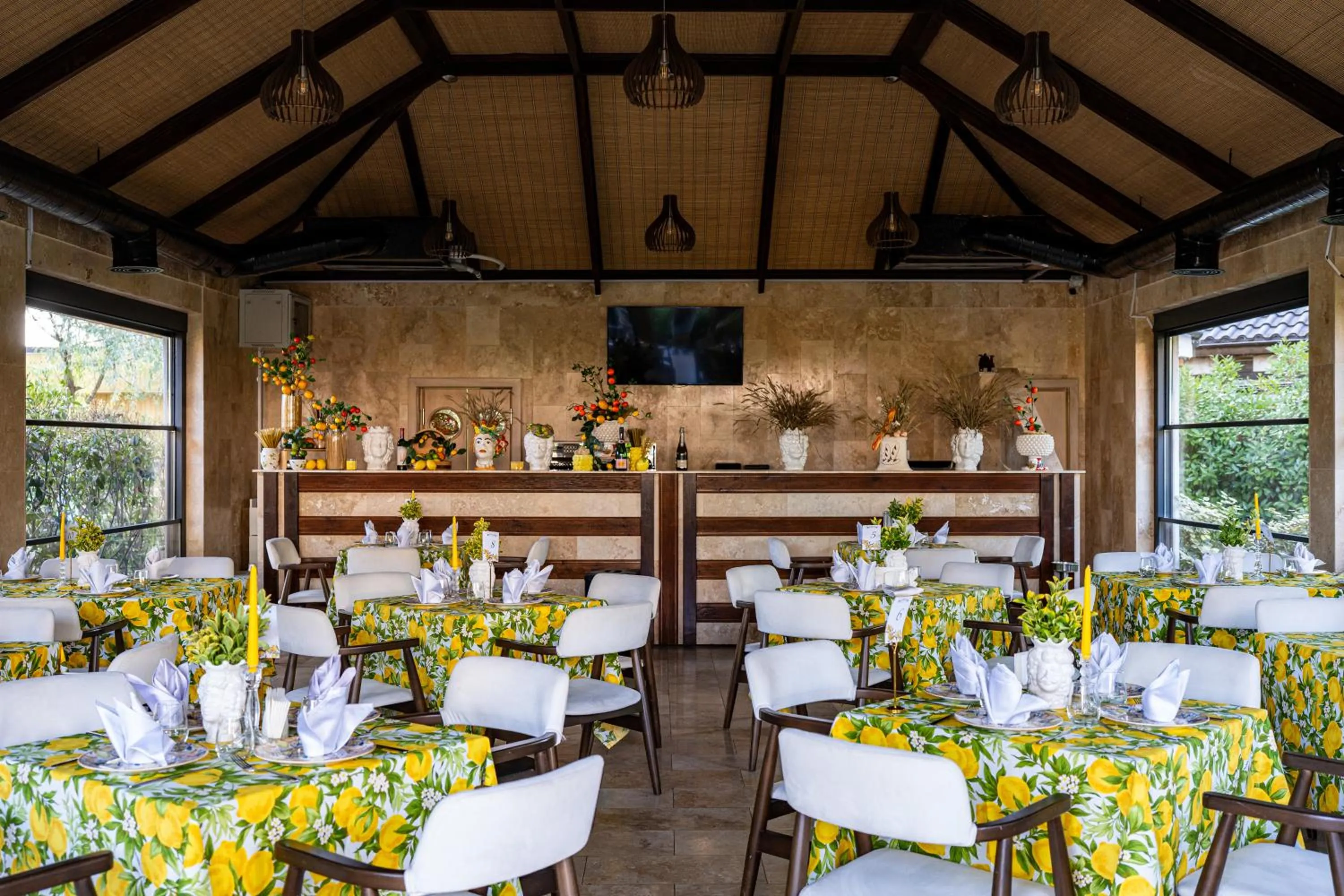 Restaurant/places to eat in Lebada Luxury Resort & Spa