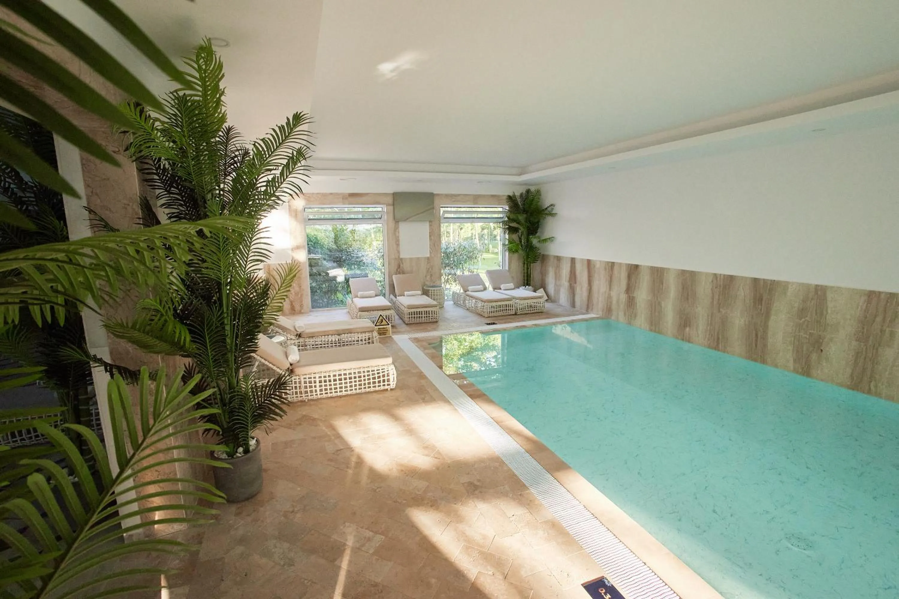 Swimming pool in Lebada Luxury Resort & Spa