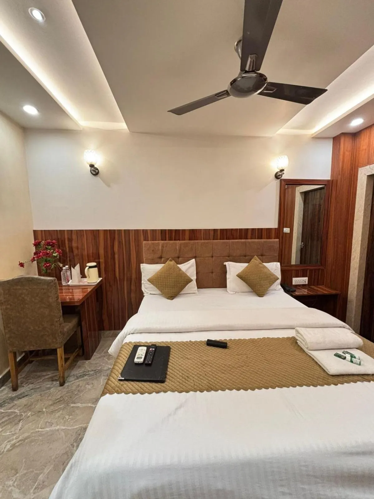 Bed in Hotel Ashoka Ganages