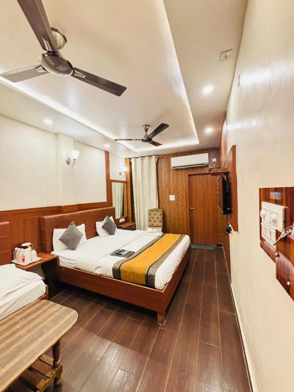 Bed in Hotel Ashoka Ganages