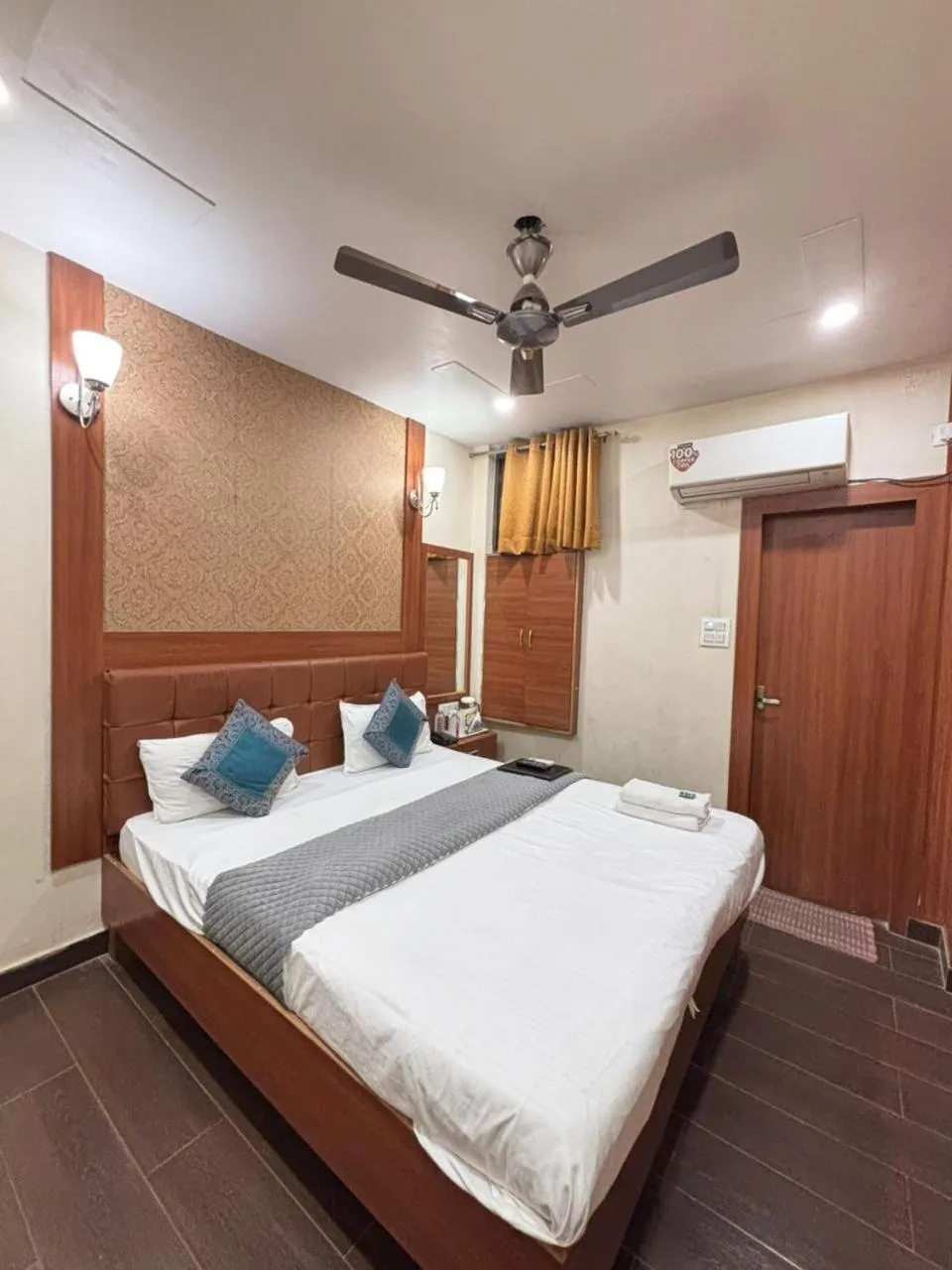 Bed in Hotel Ashoka Ganages