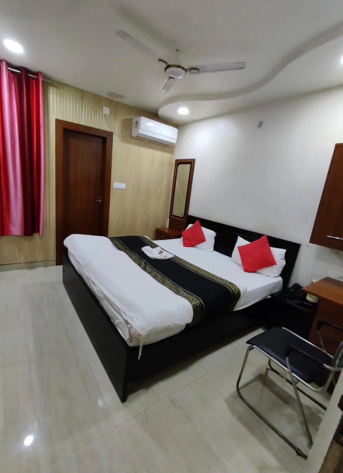 Bed in Hotel Ashoka Ganages