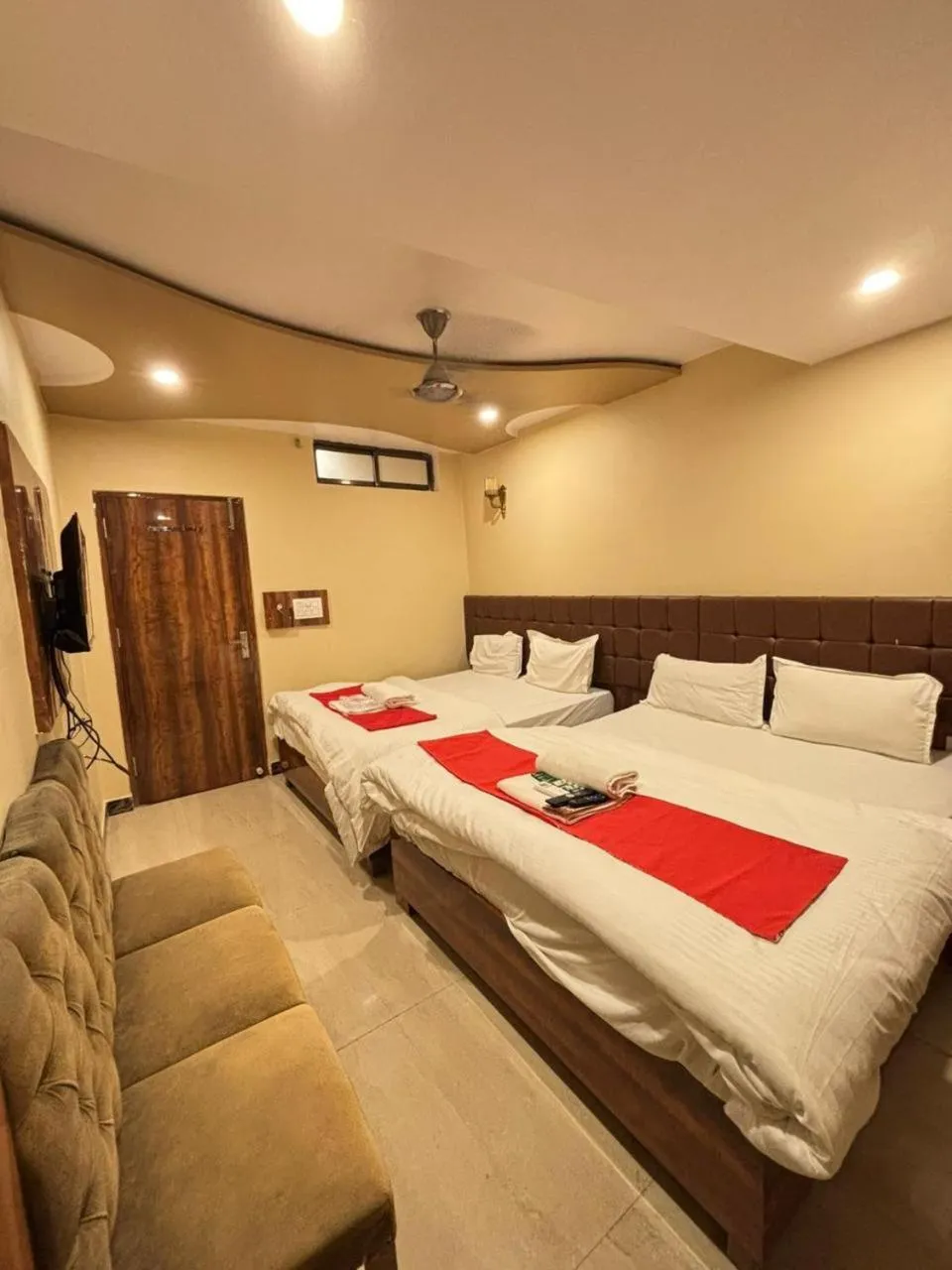 Bed in Hotel Ashoka Ganages