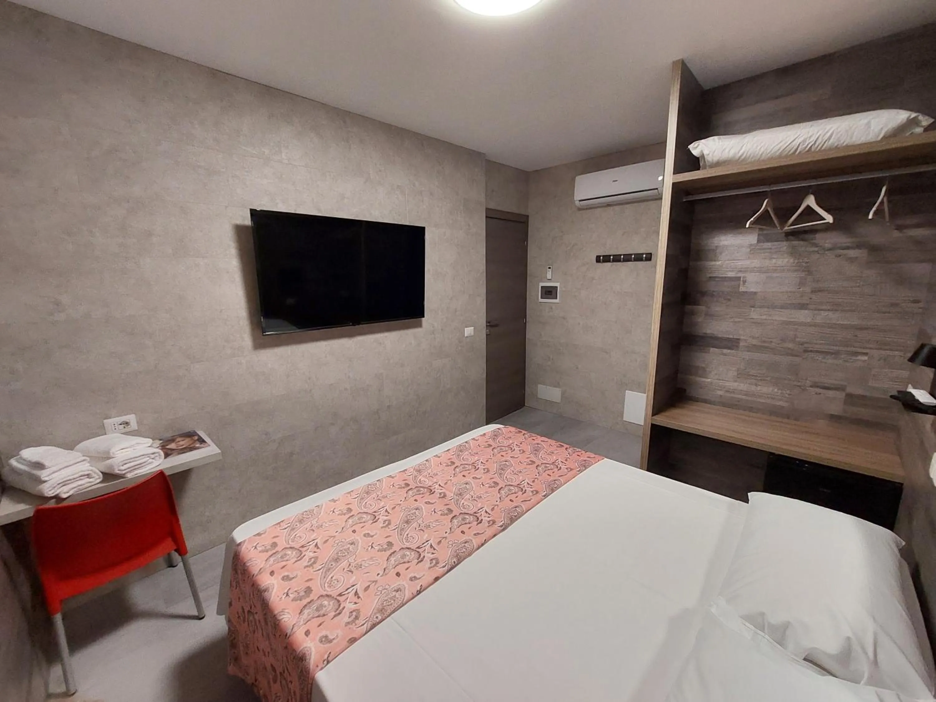 Standard Double Room - single occupancy in Hotel Pontenuovo