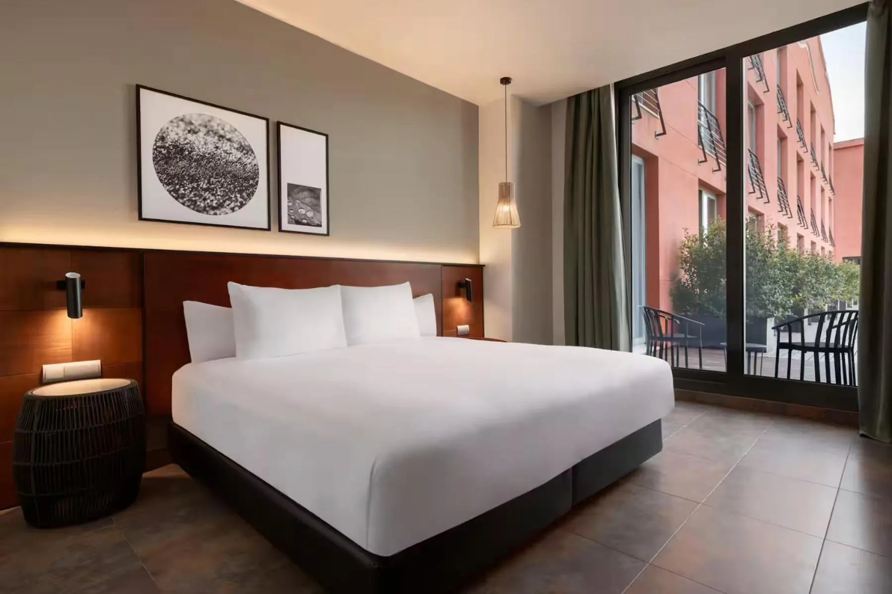 Photo of the whole room, Bed in Dolce by Wyndham Barcelona Resort