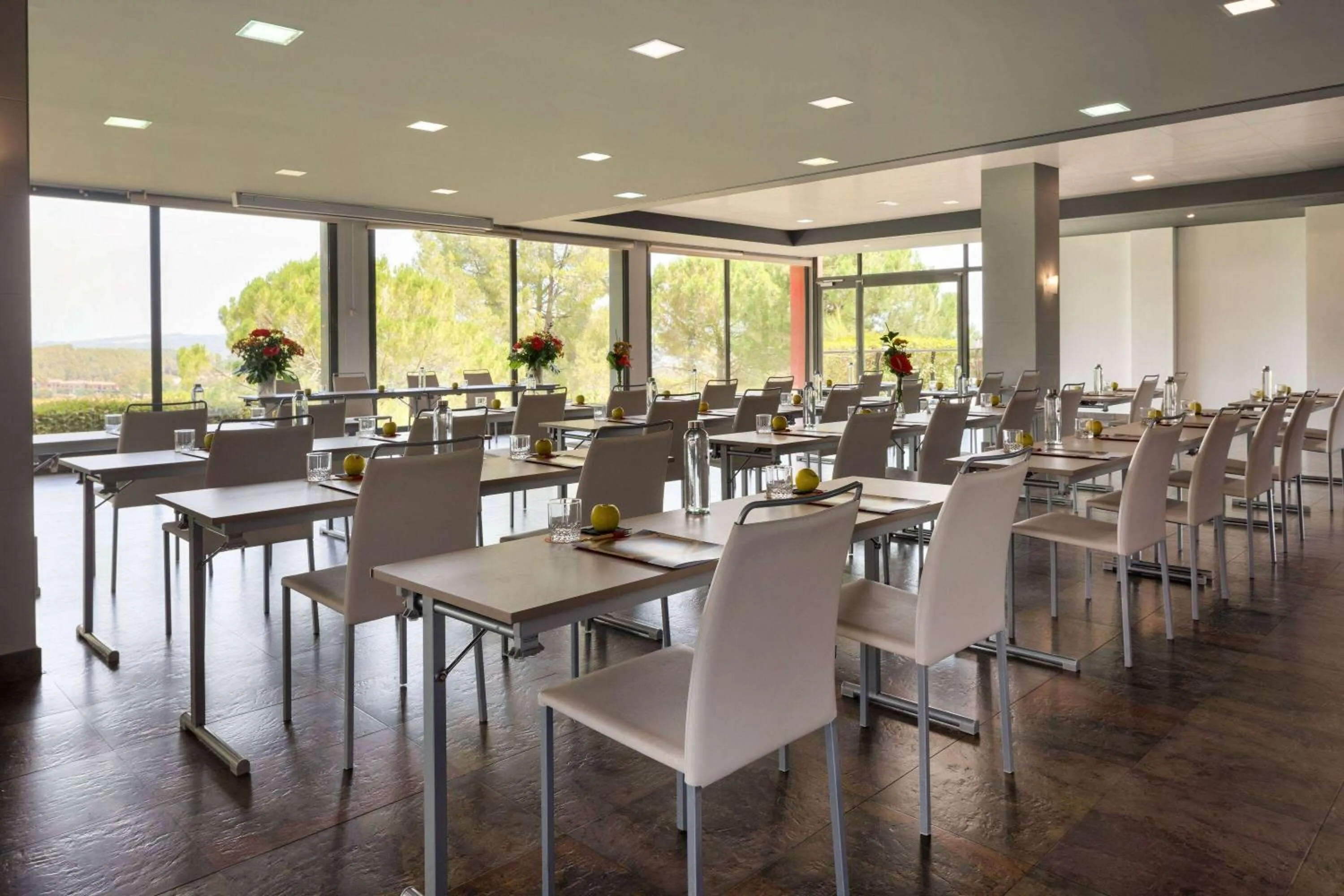 Meeting/conference room in Dolce by Wyndham Barcelona Resort