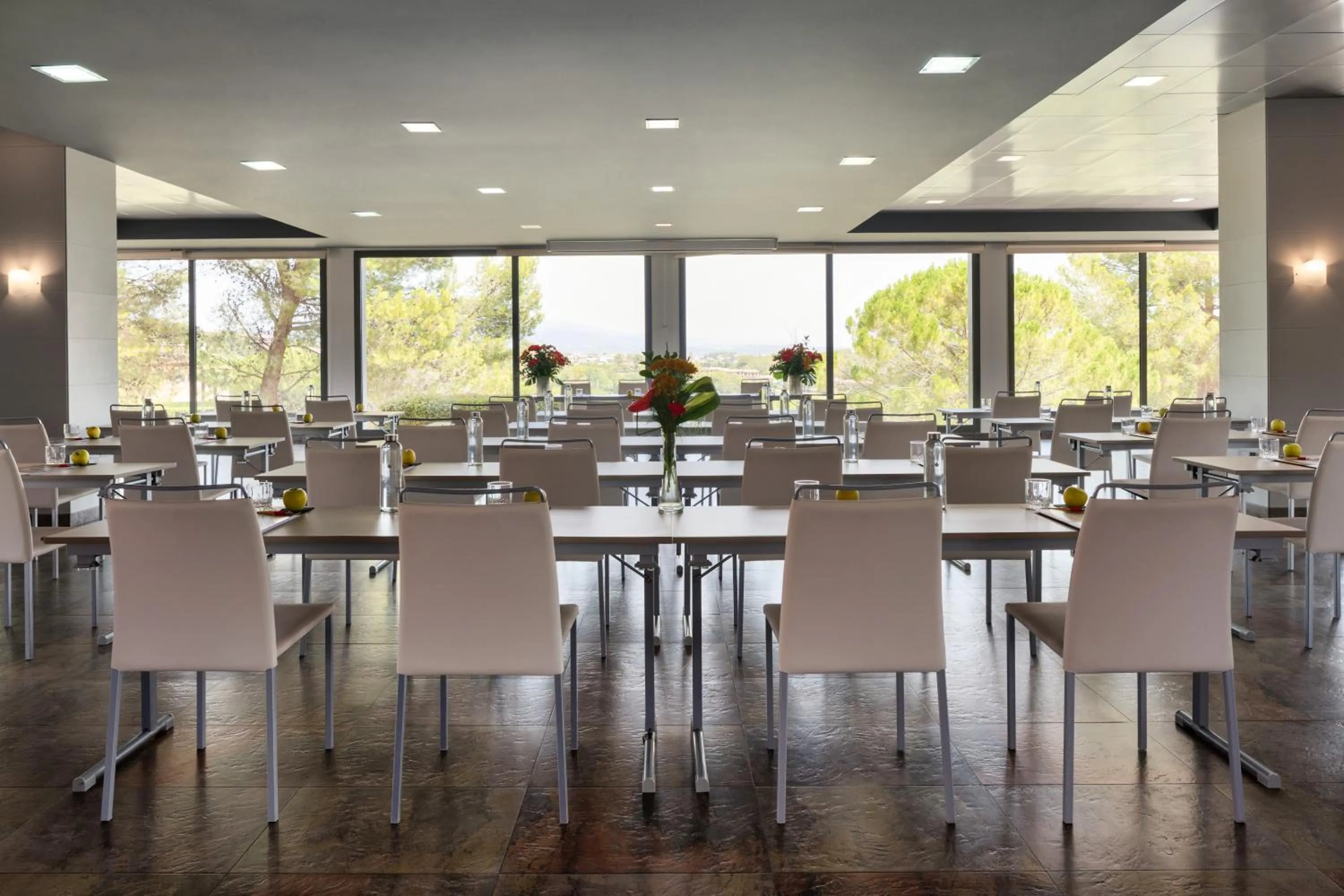 Meeting/conference room in Dolce by Wyndham Barcelona Resort