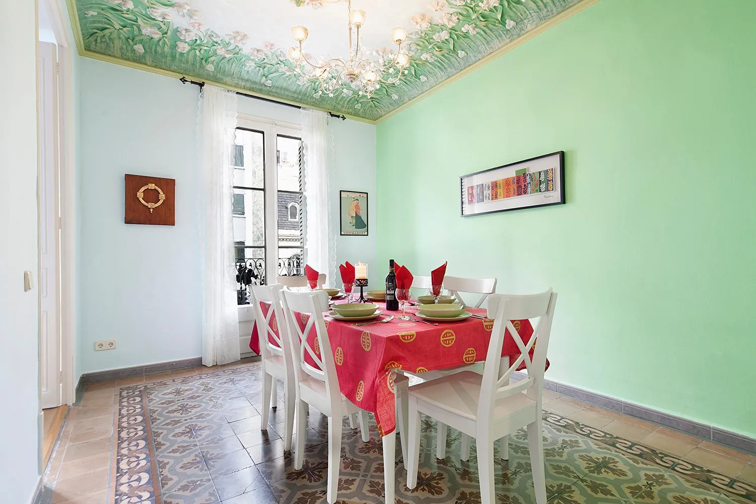 Dining area in Apartments Barcelona & Home Deco Eixample