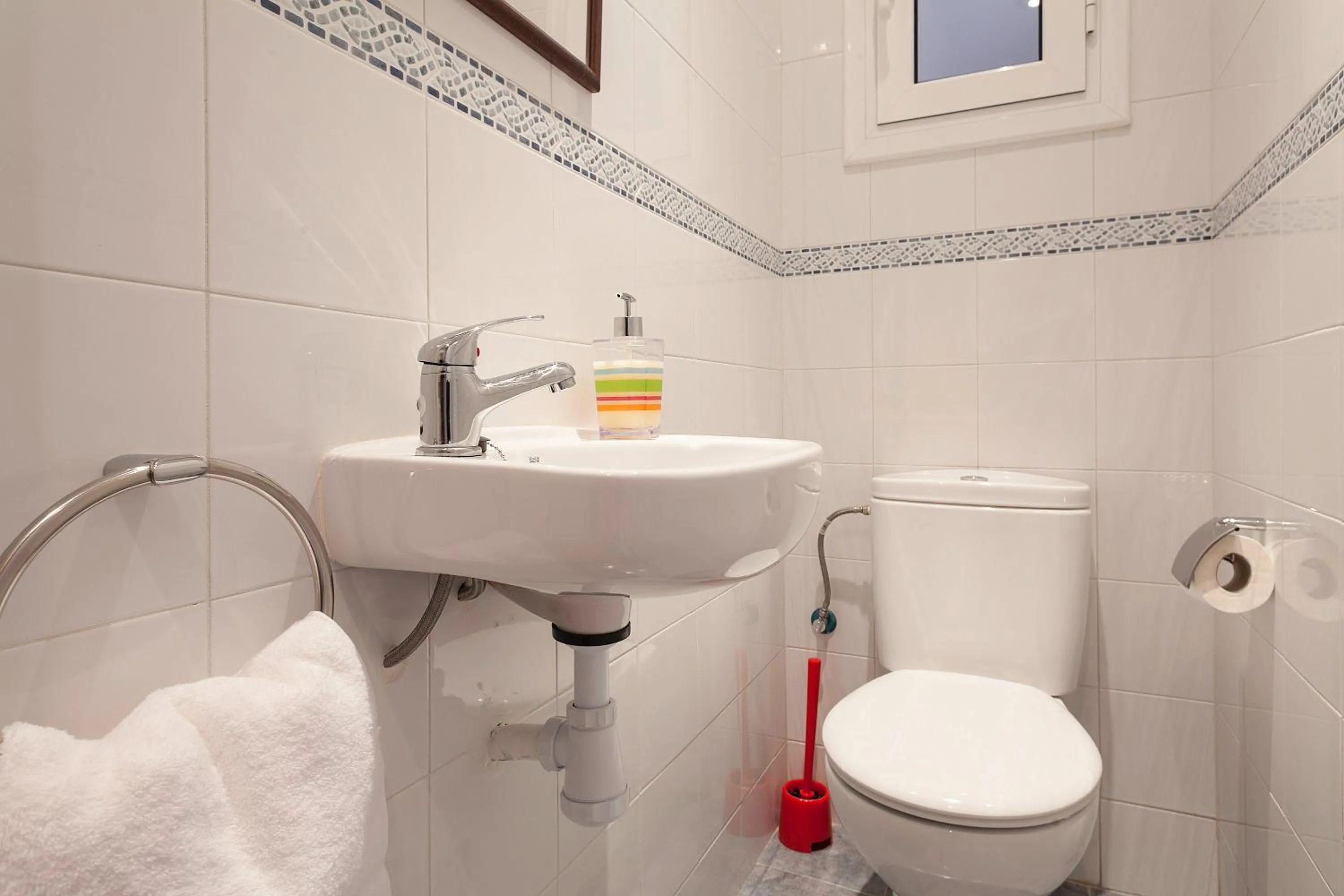 Toilet in Apartments Barcelona & Home Deco Eixample