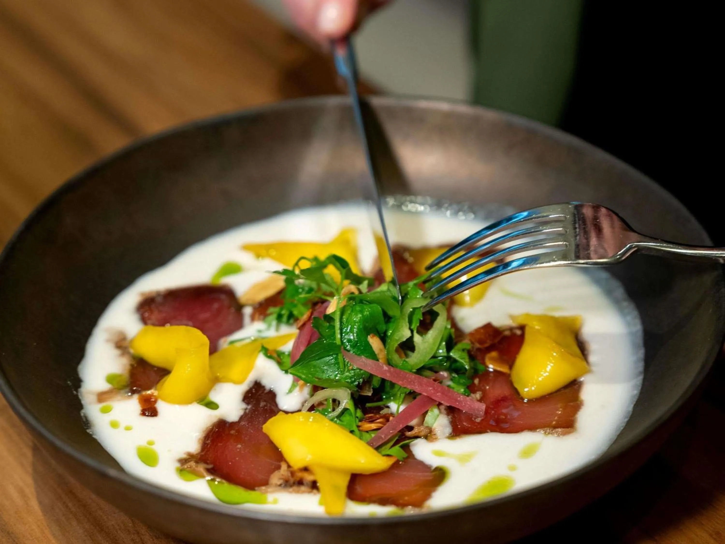 Restaurant/places to eat in Sofitel Paris Arc De Triomphe