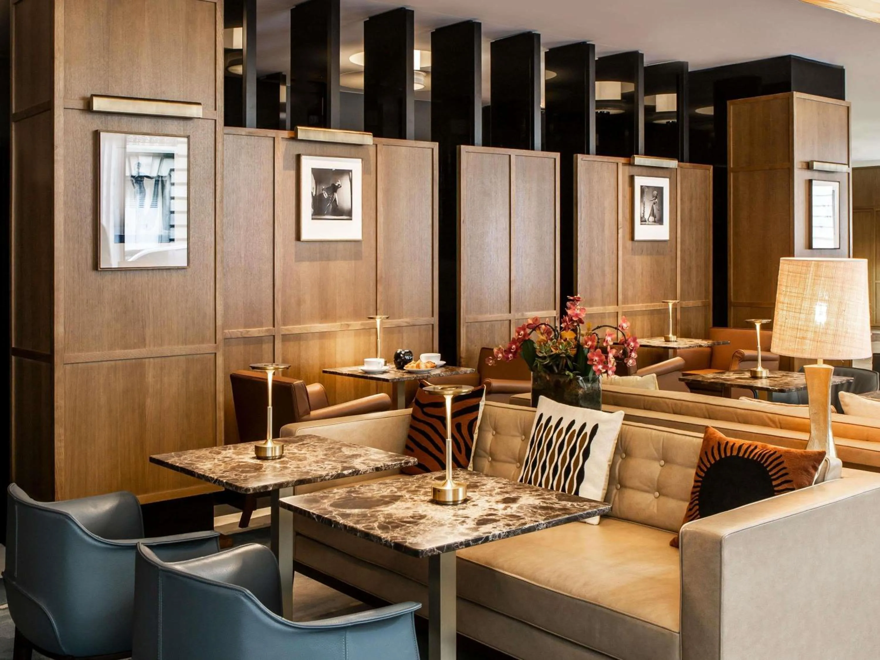 Lounge or bar in Sofitel Paris Arc De Triomphe