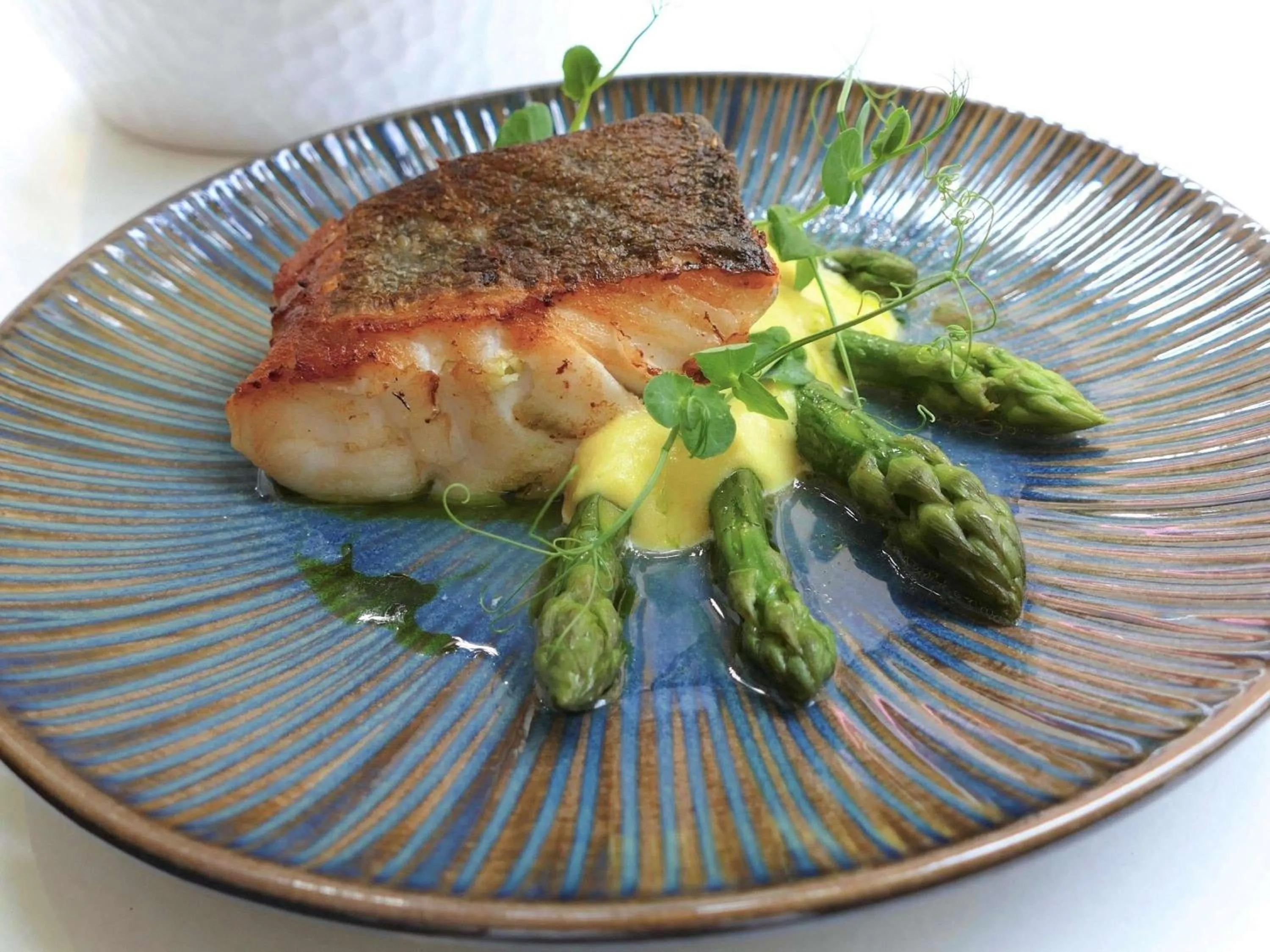 Restaurant/places to eat in Sofitel Paris Arc De Triomphe