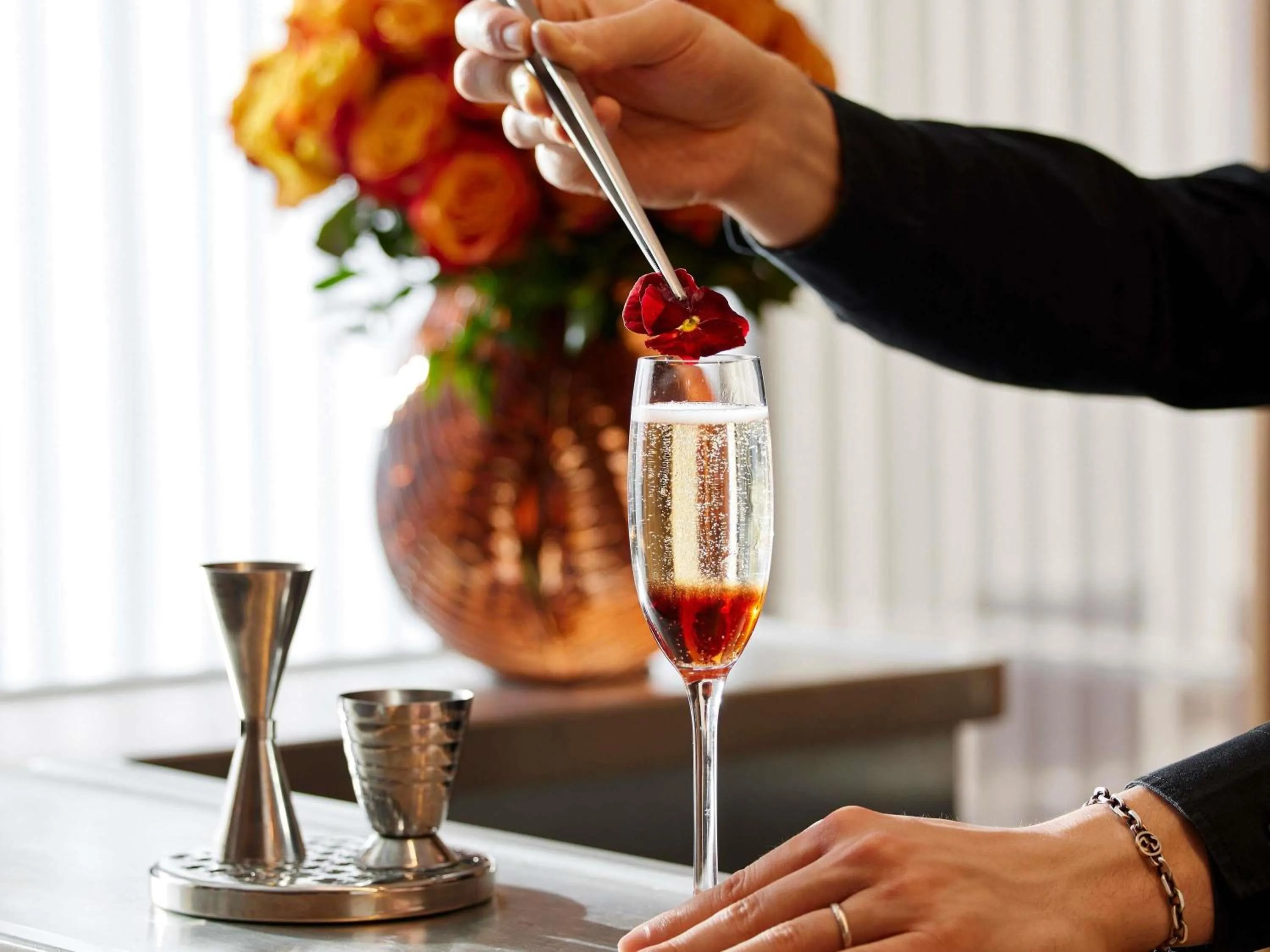 Lounge or bar in Sofitel Paris Arc De Triomphe