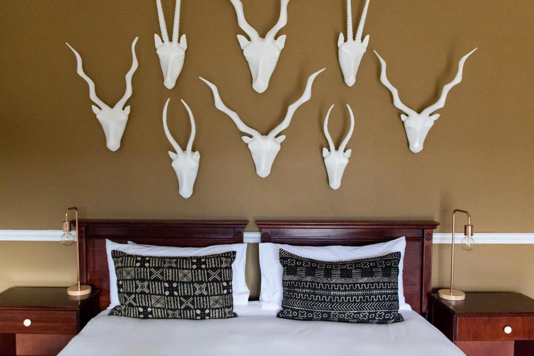 Bed in Emily Moon River Lodge