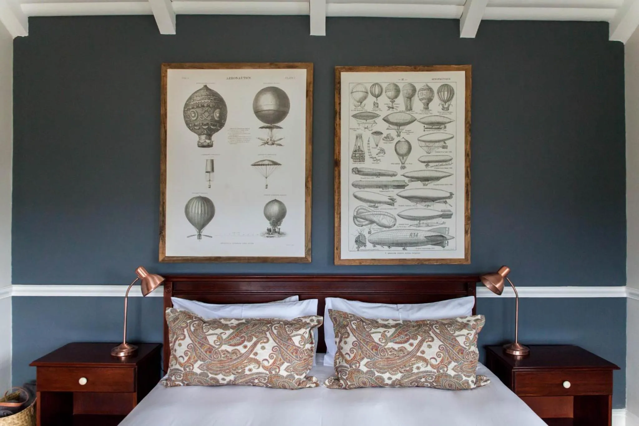 Bed in Emily Moon River Lodge