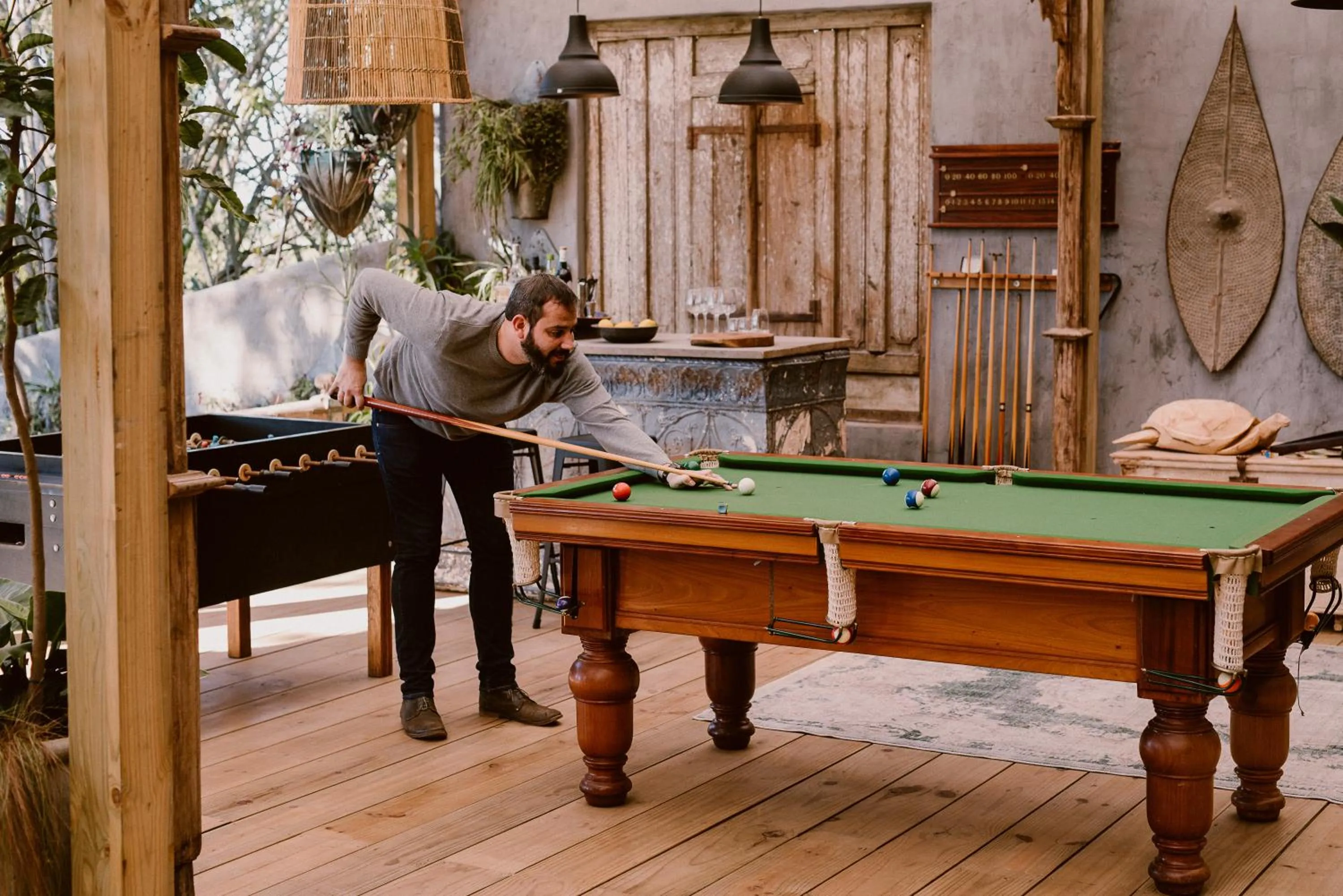 Communal lounge/ TV room in Emily Moon River Lodge