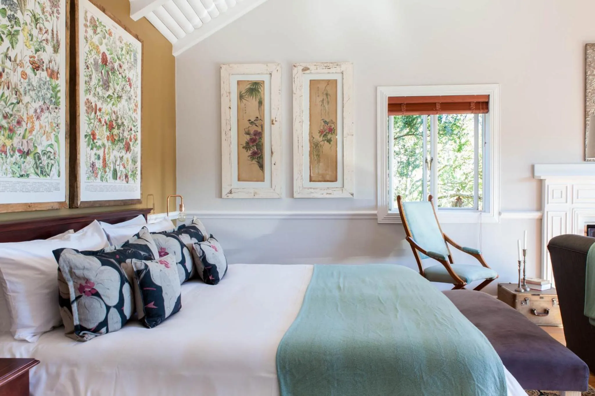 Bed in Emily Moon River Lodge