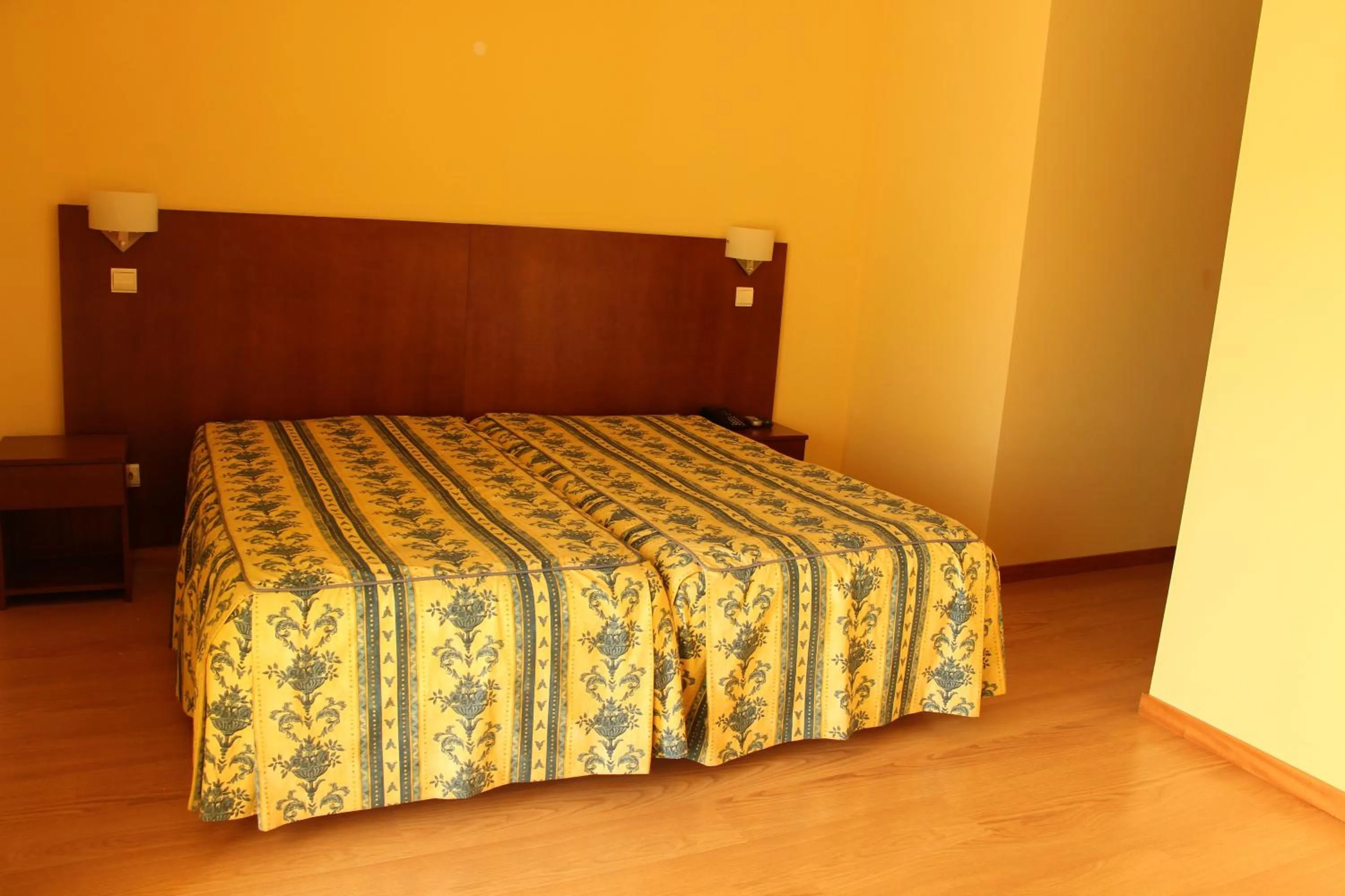 Bedroom, Bed in Hotel Minho Belo