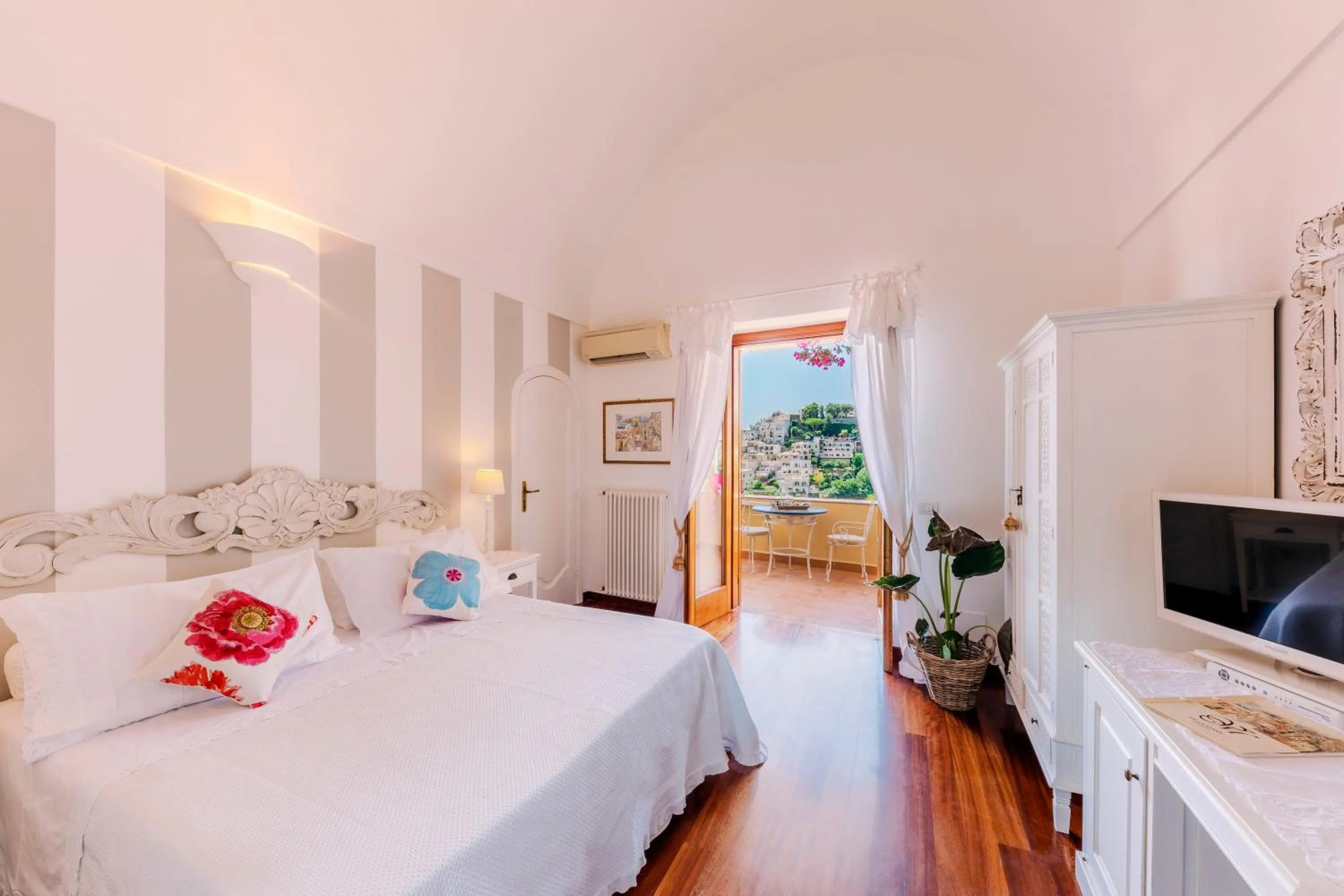 Photo of the whole room, Bed in Villa Mary Suites