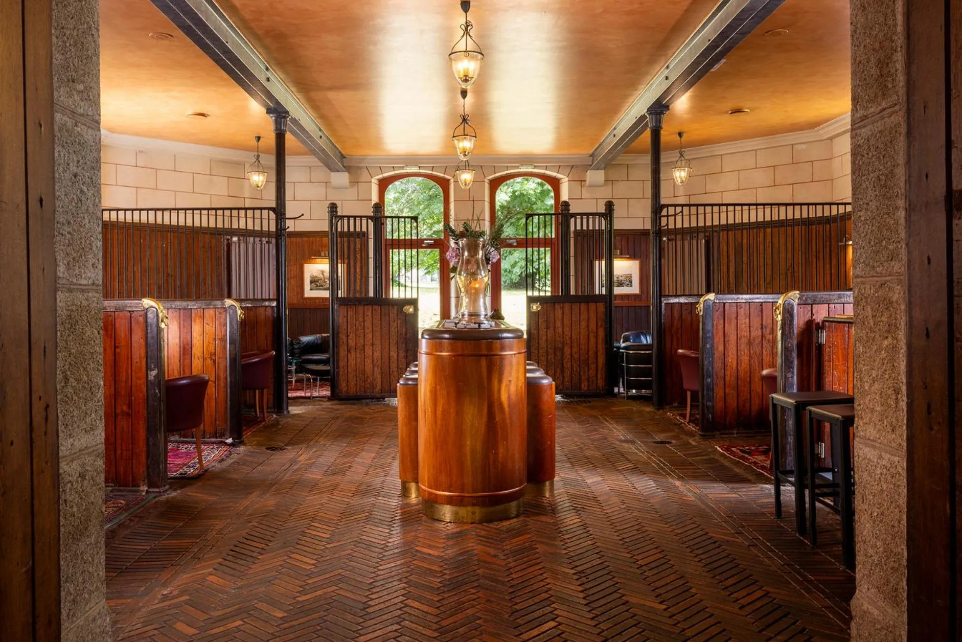 Lounge or bar in Hôtel & Spa de La Bretesche