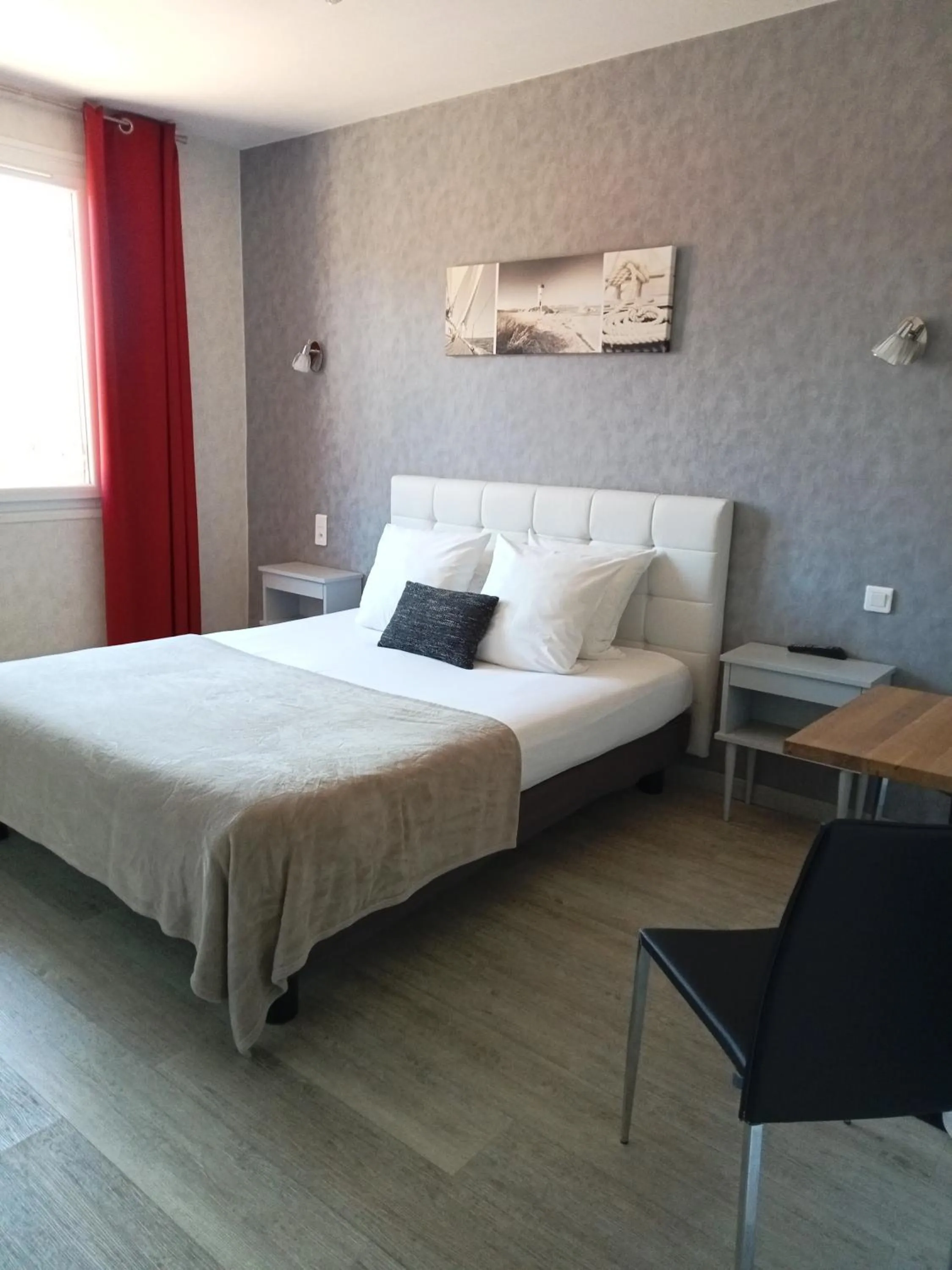 Bedroom, Bed in L'Auberge de Lugos