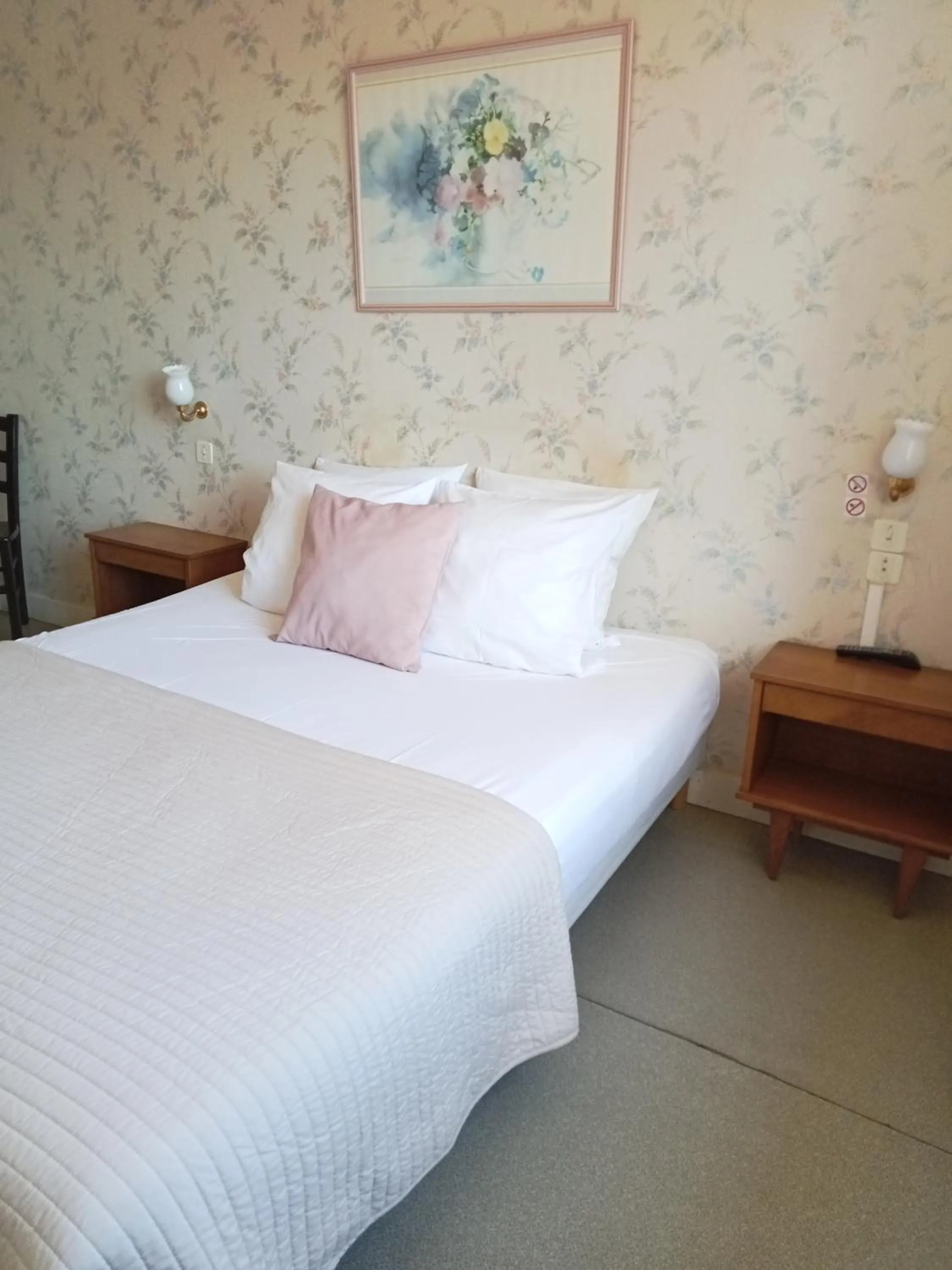 Bedroom, Bed in L'Auberge de Lugos