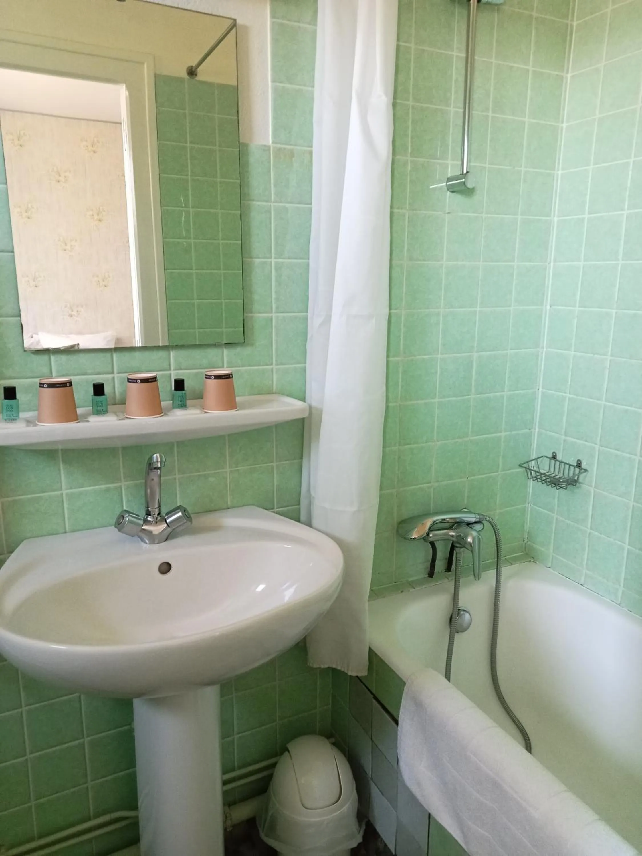 Bathroom in L'Auberge de Lugos