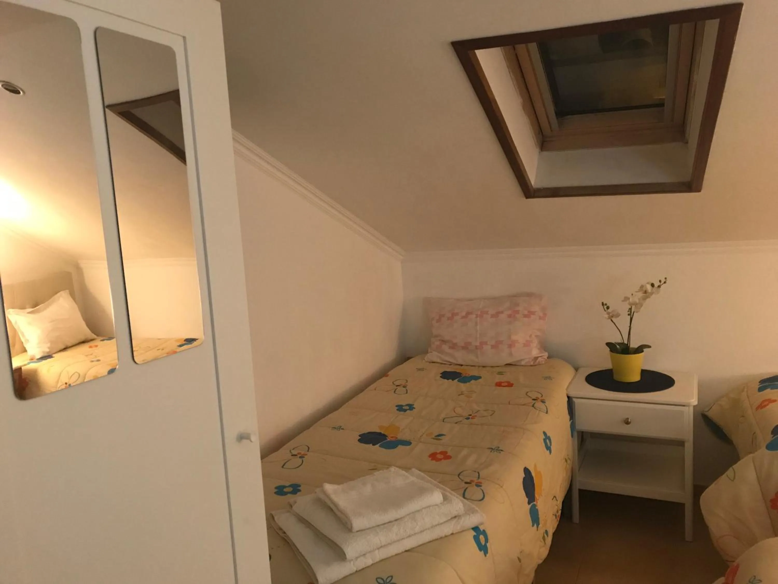 Toilet, Bed in Hospedaria Bernardo