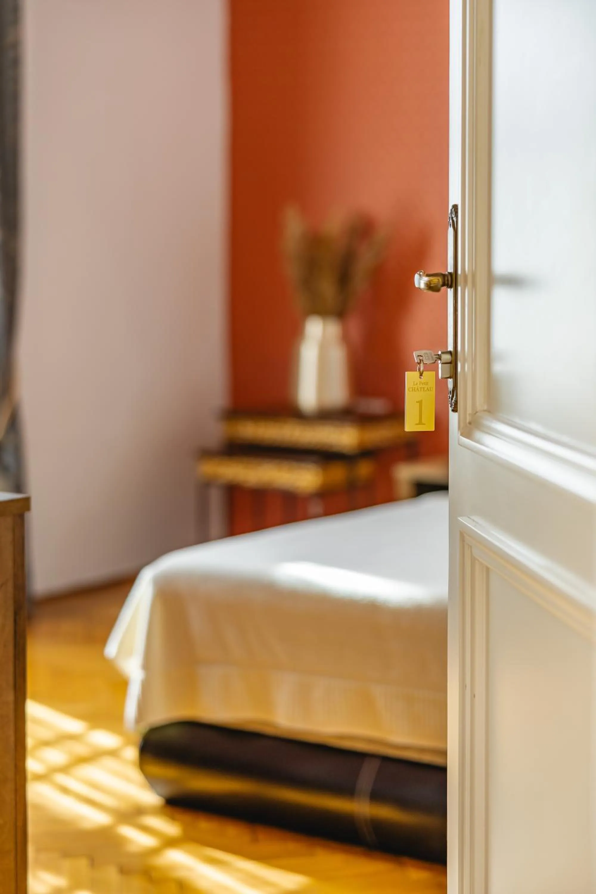 Bedroom, Bed in Le Petit Chateau