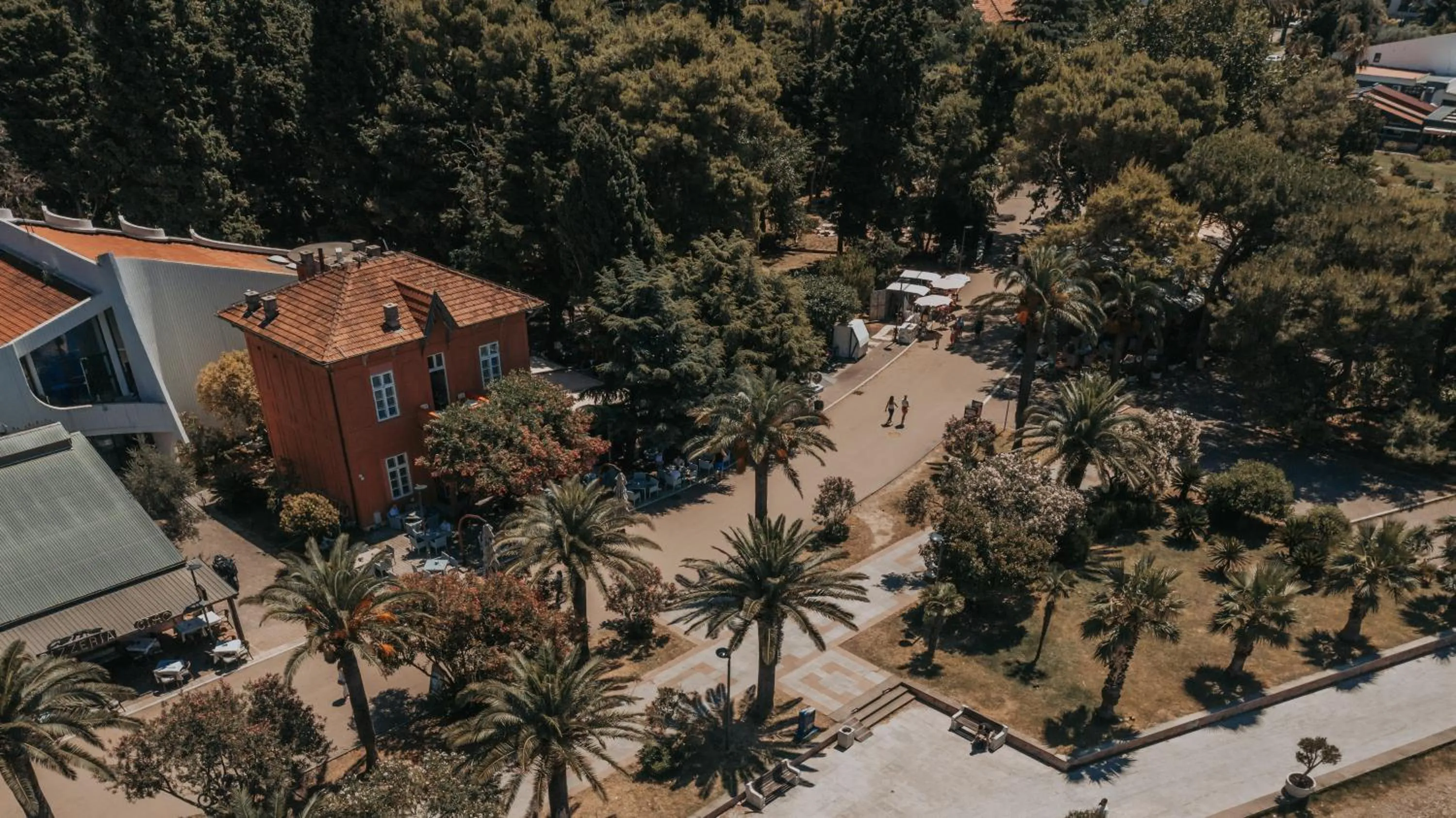 Bird's eye view in Le Petit Chateau