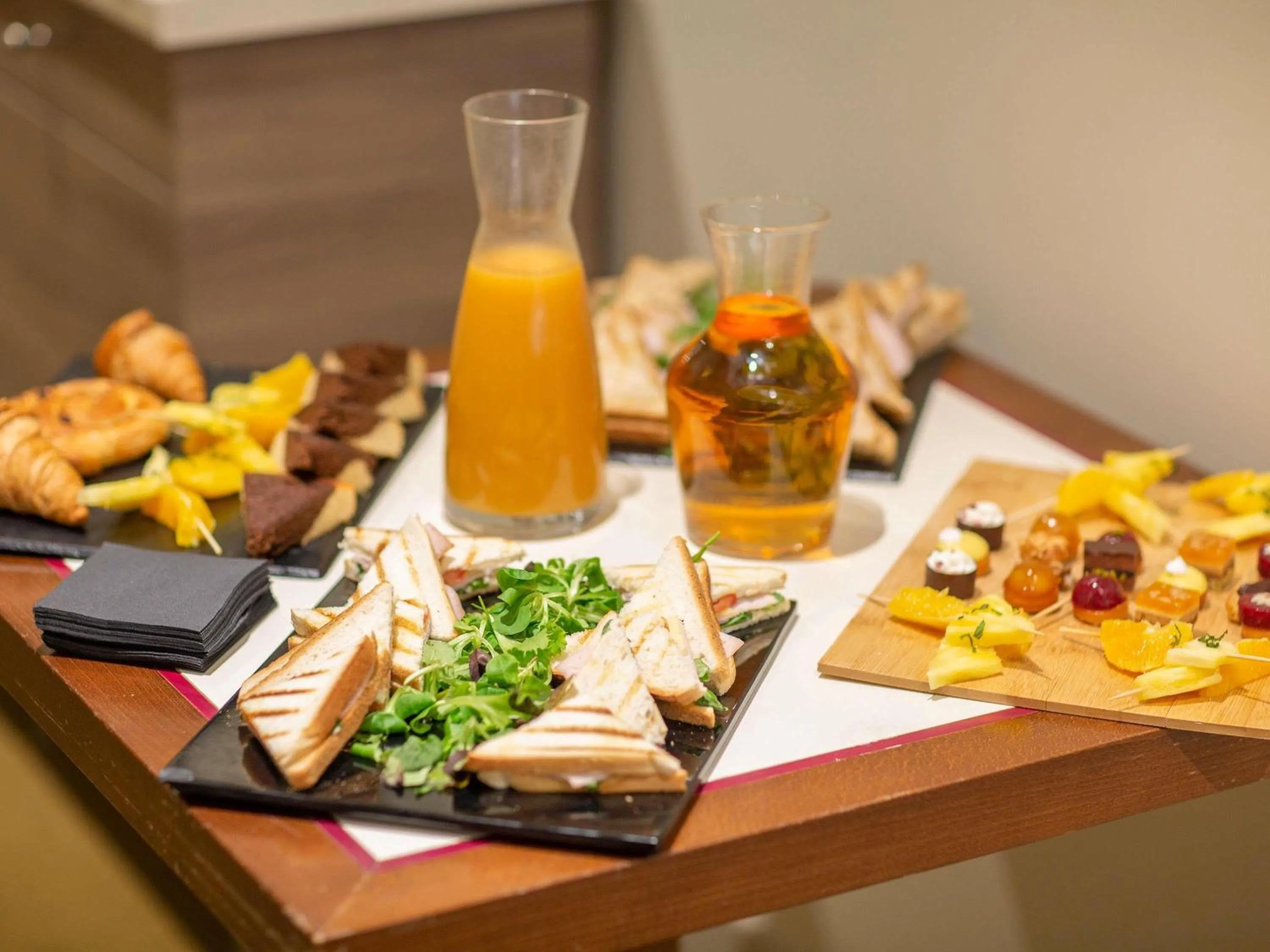 Meeting/conference room in Mercure Rambouillet Relays Du Château