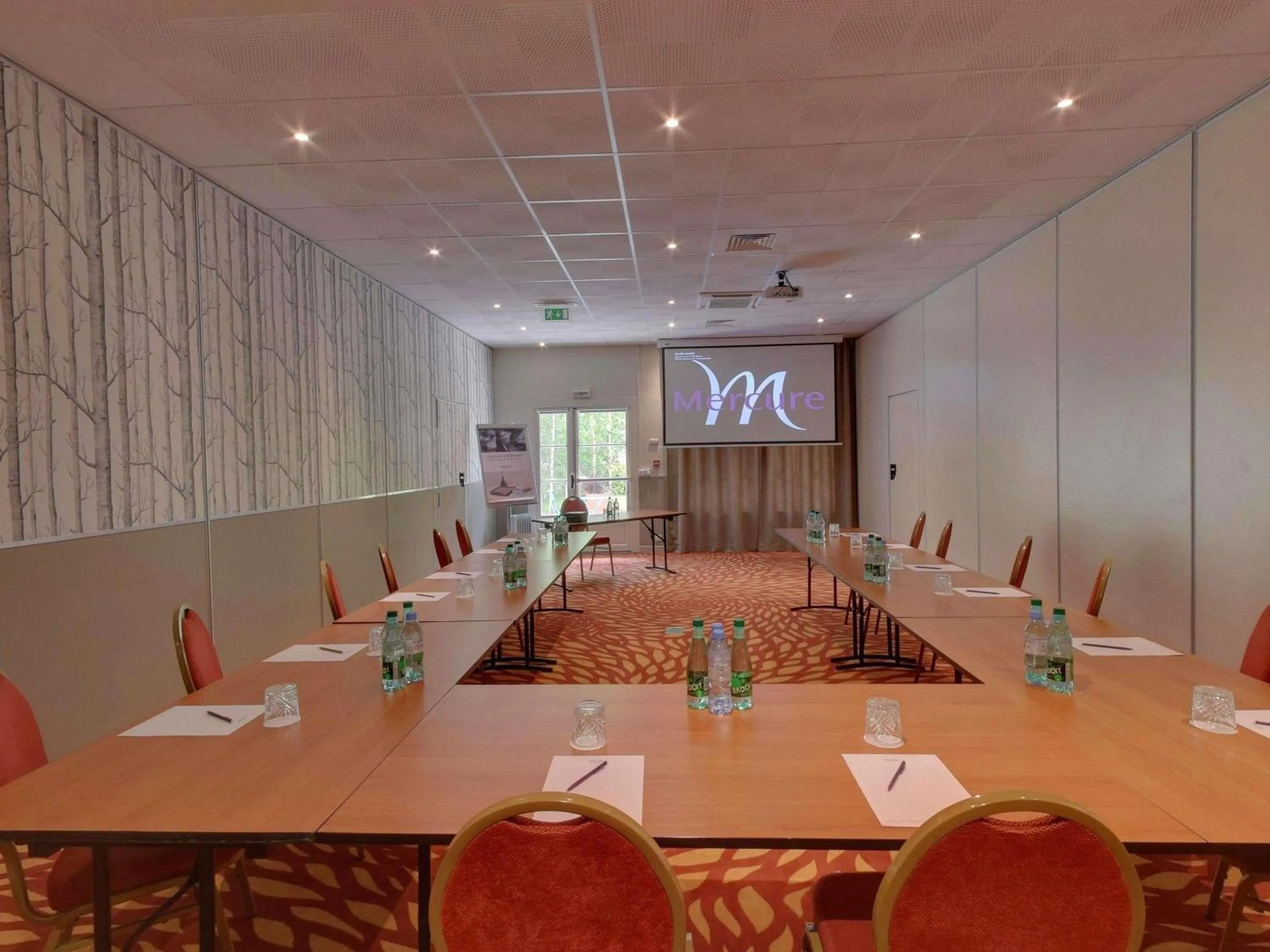 Meeting/conference room in Mercure Rambouillet Relays Du Château