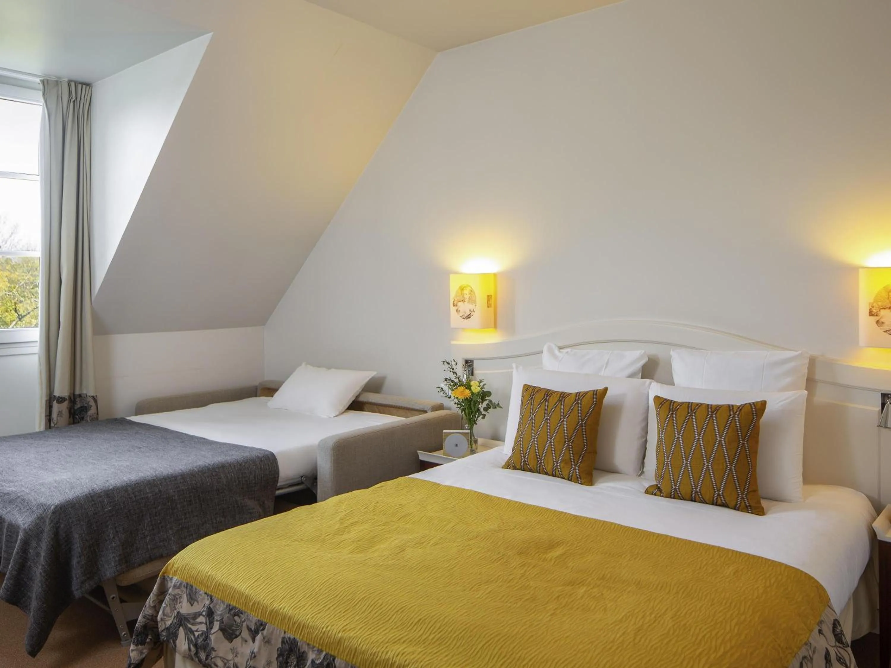 Other, Bed in Mercure Rambouillet Relays Du Château