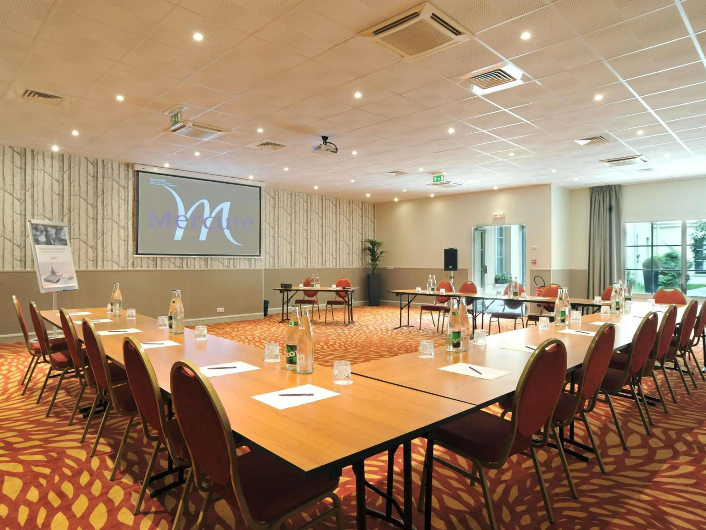 Meeting/conference room in Mercure Rambouillet Relays Du Château