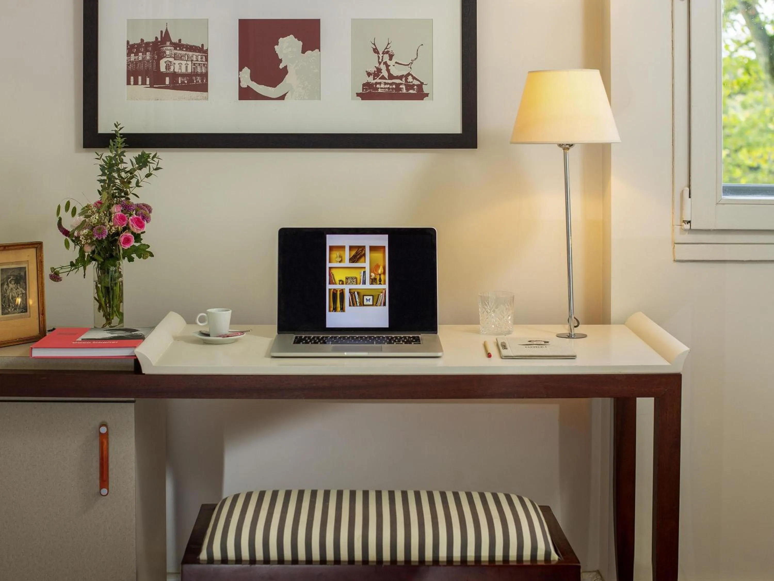 Bedroom in Mercure Rambouillet Relays Du Château