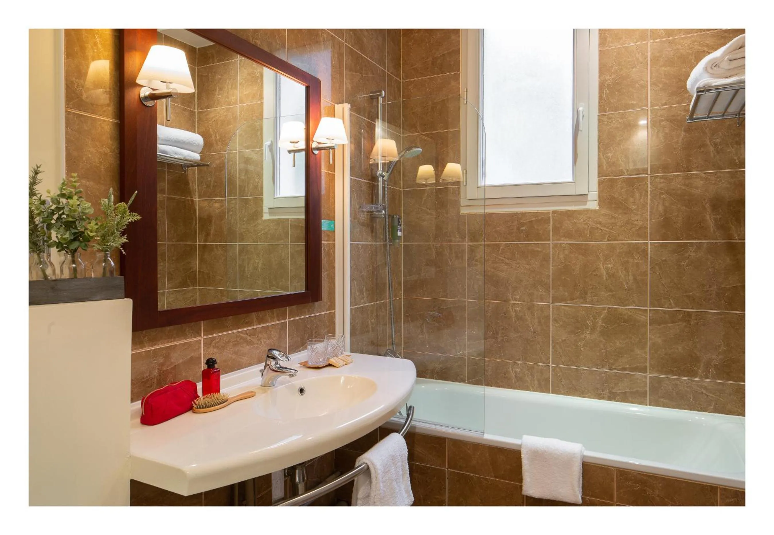 Bathroom in Mercure Rambouillet Relays Du Château