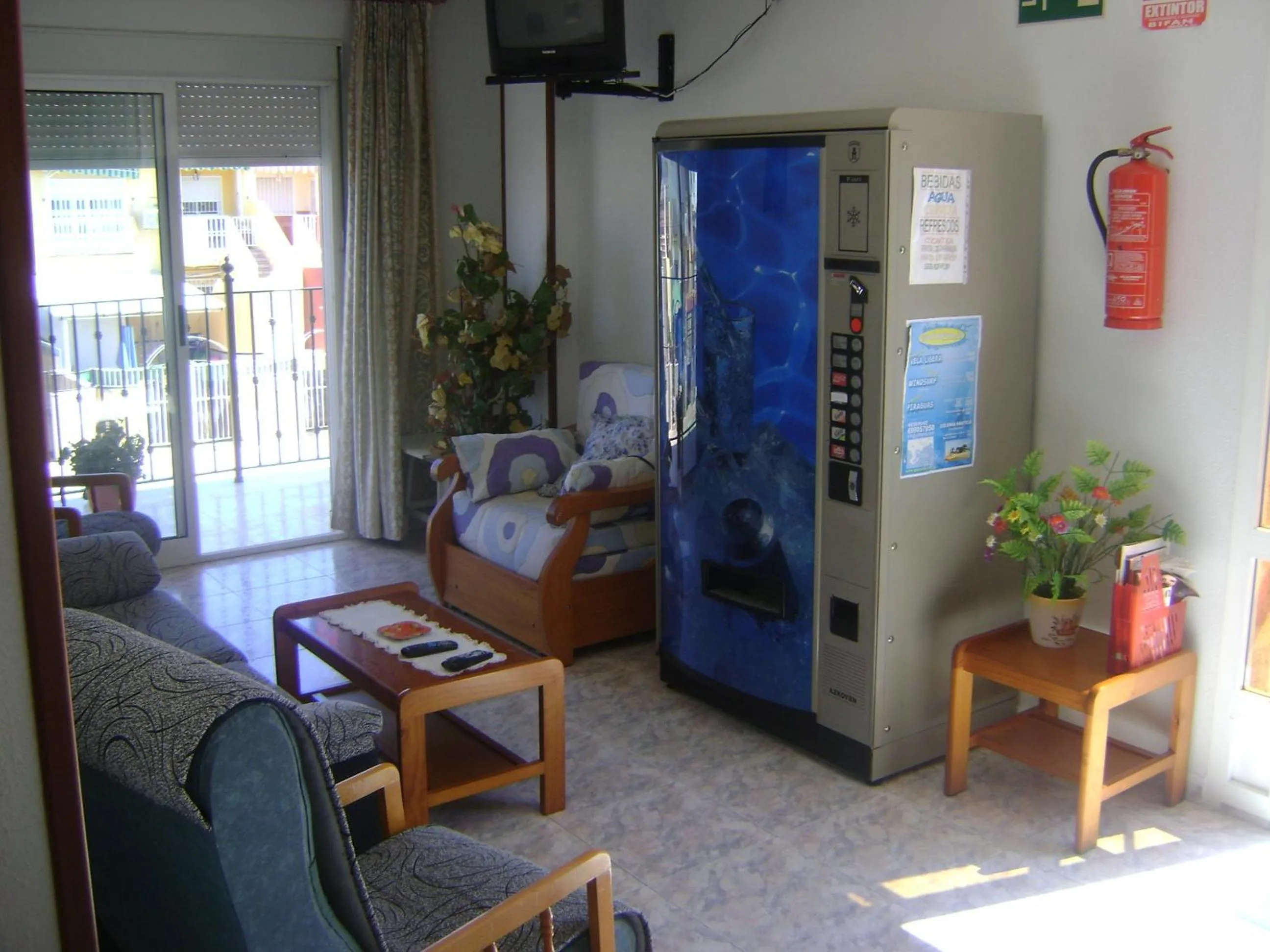 Communal lounge/ TV room in Pensión Egea II