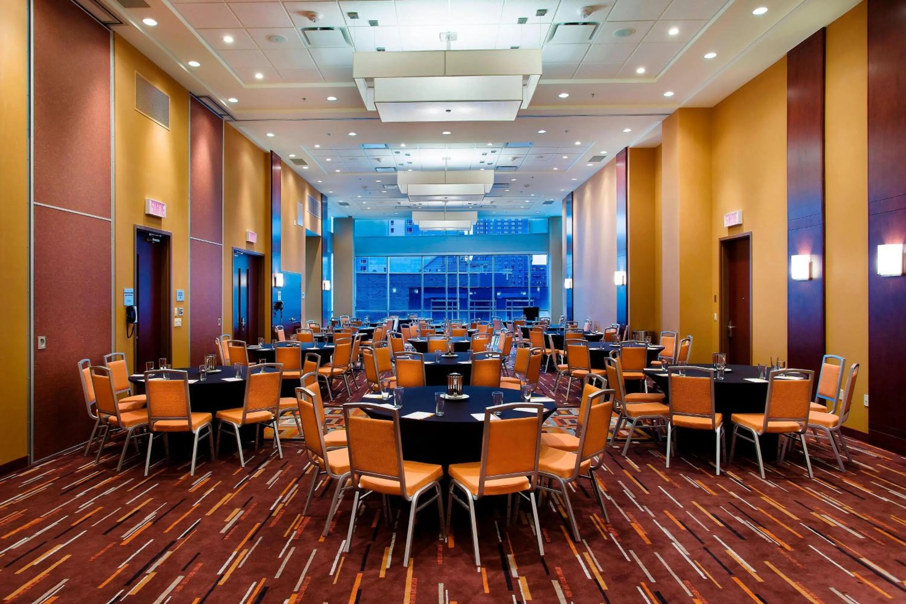 Meeting/conference room in Courtyard par Marriott Montréal Centre-ville