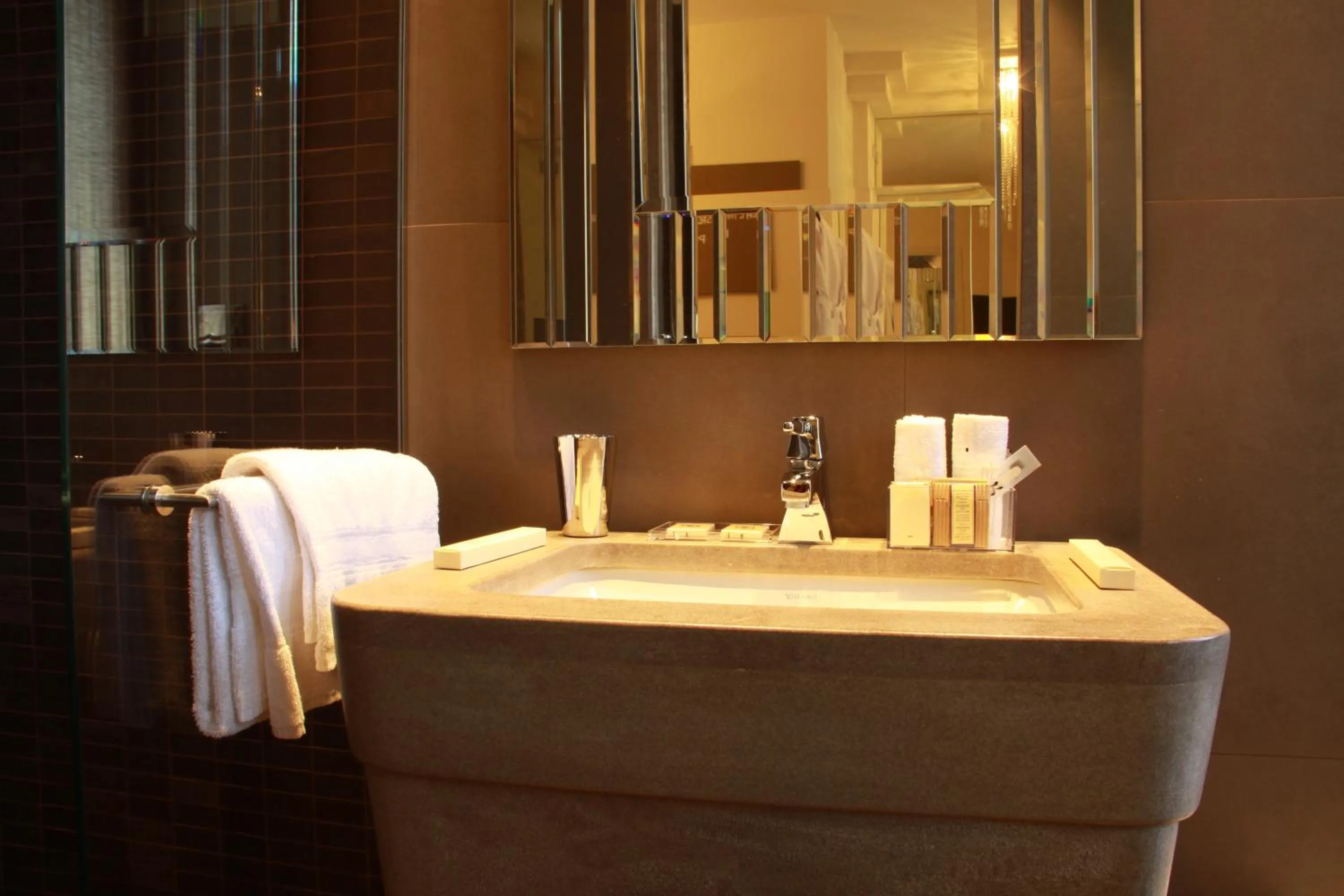 Bathroom in Balneum Boutique Hotel & B&B