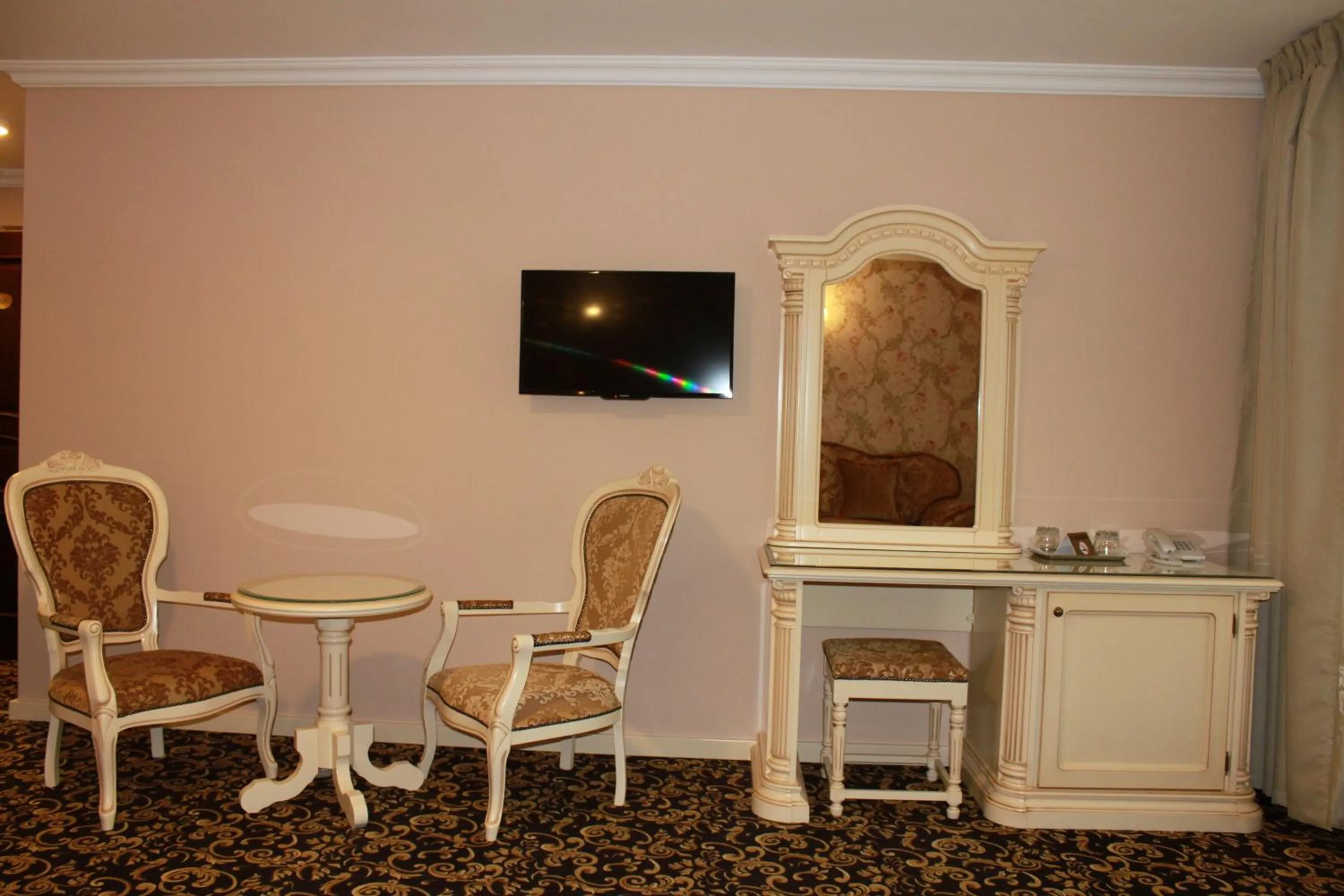 Photo of the whole room in Hotel Orient Braila