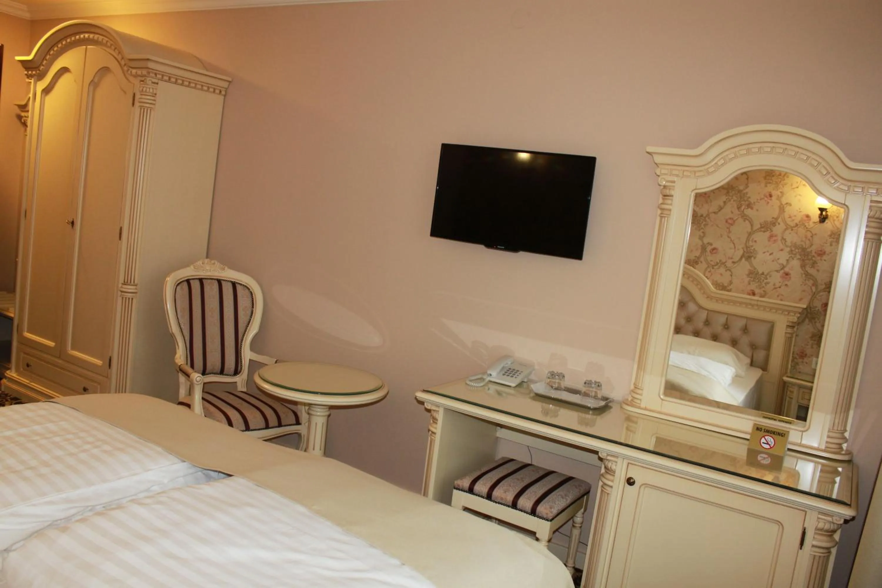 Photo of the whole room, Bed in Hotel Orient Braila