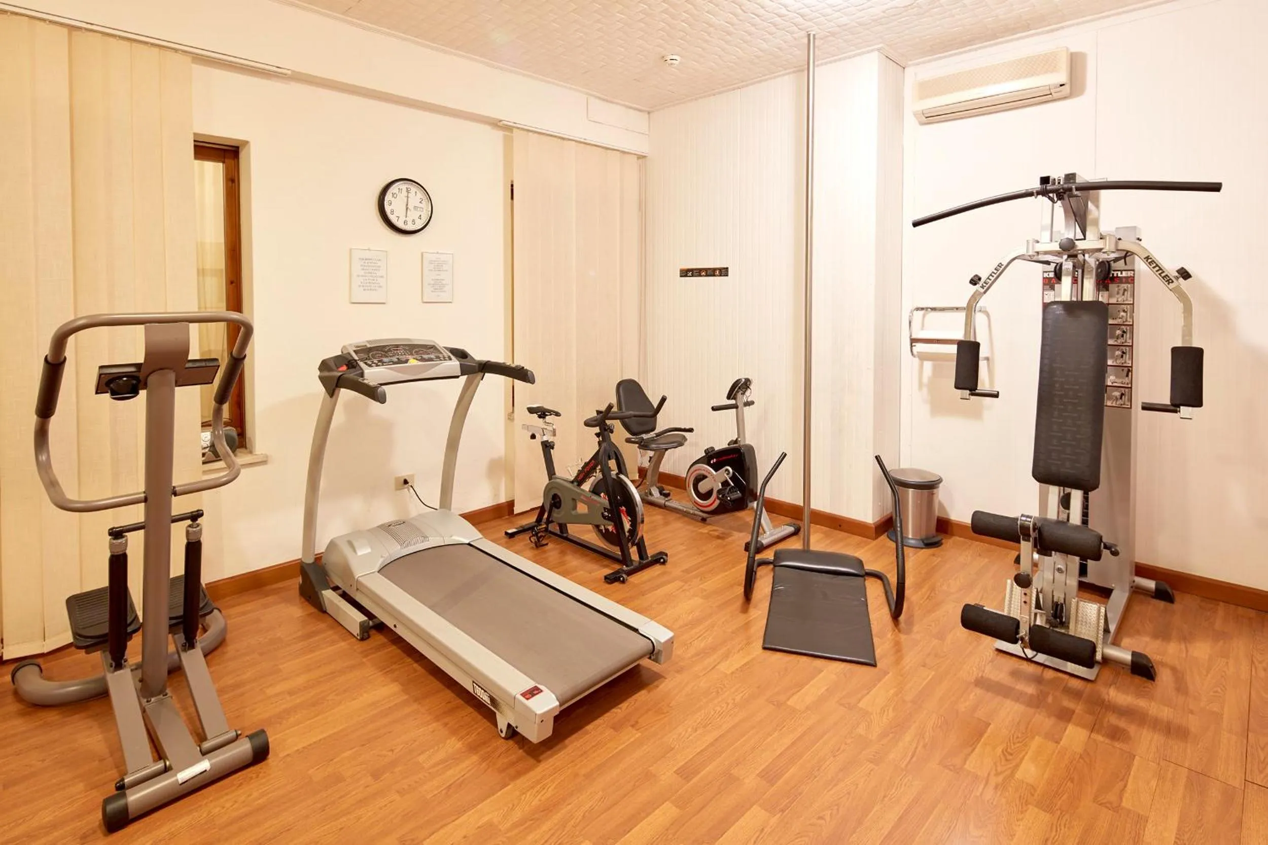 Fitness centre/facilities in Hotel Plaza