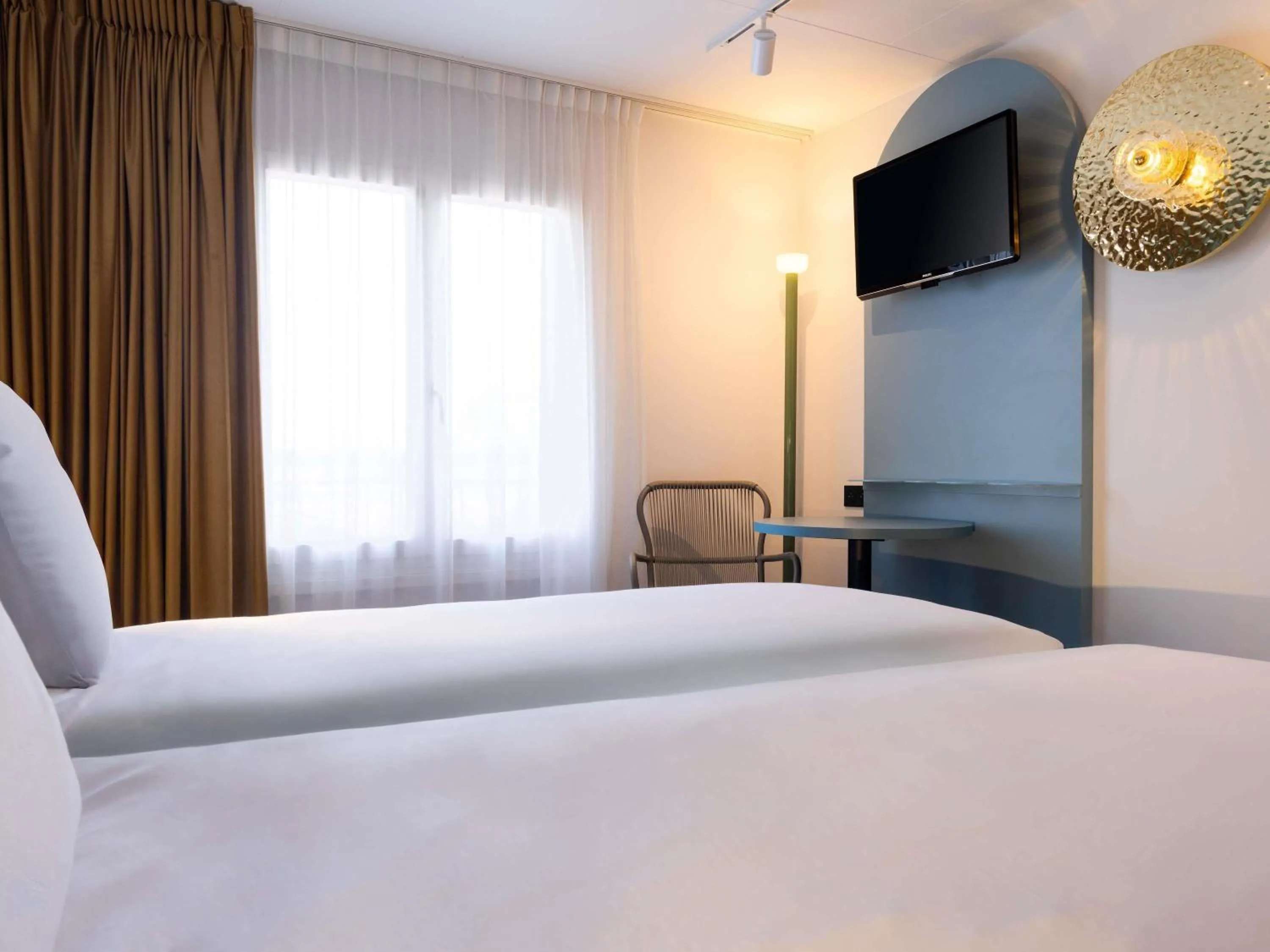 Bedroom, Bed in Mercure Annecy Centre