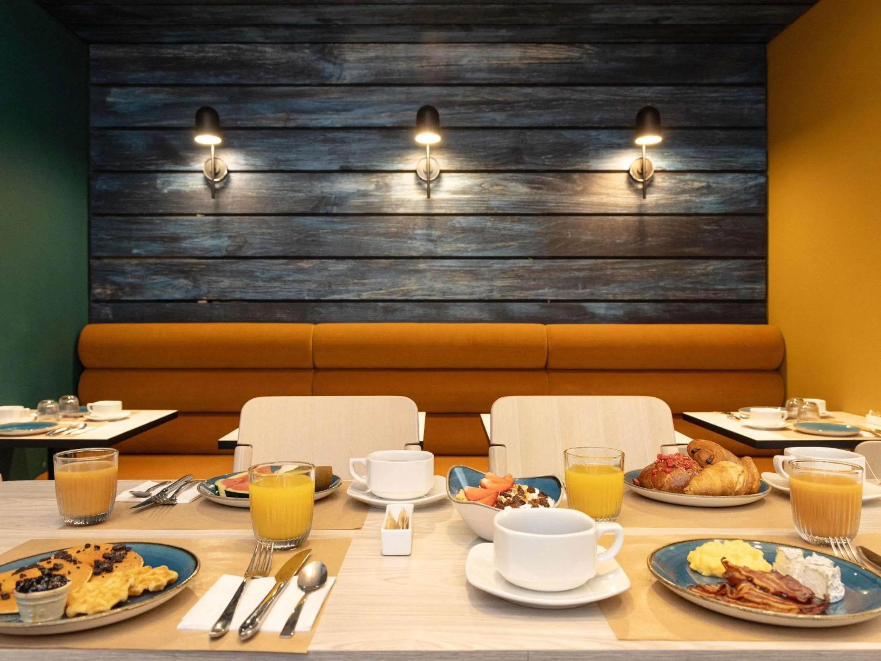 Breakfast in Mercure Annecy Centre