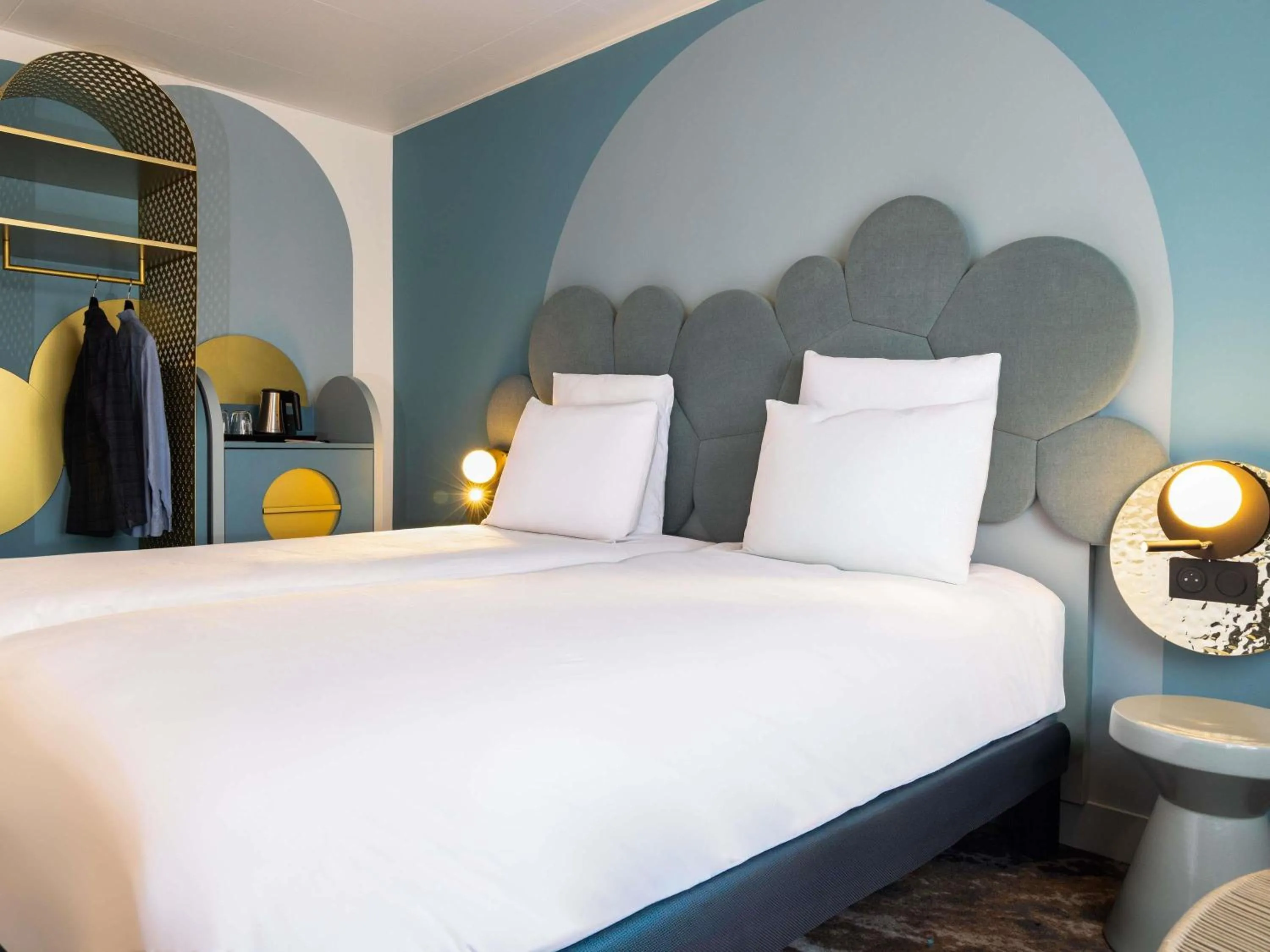 Bedroom, Bed in Mercure Annecy Centre