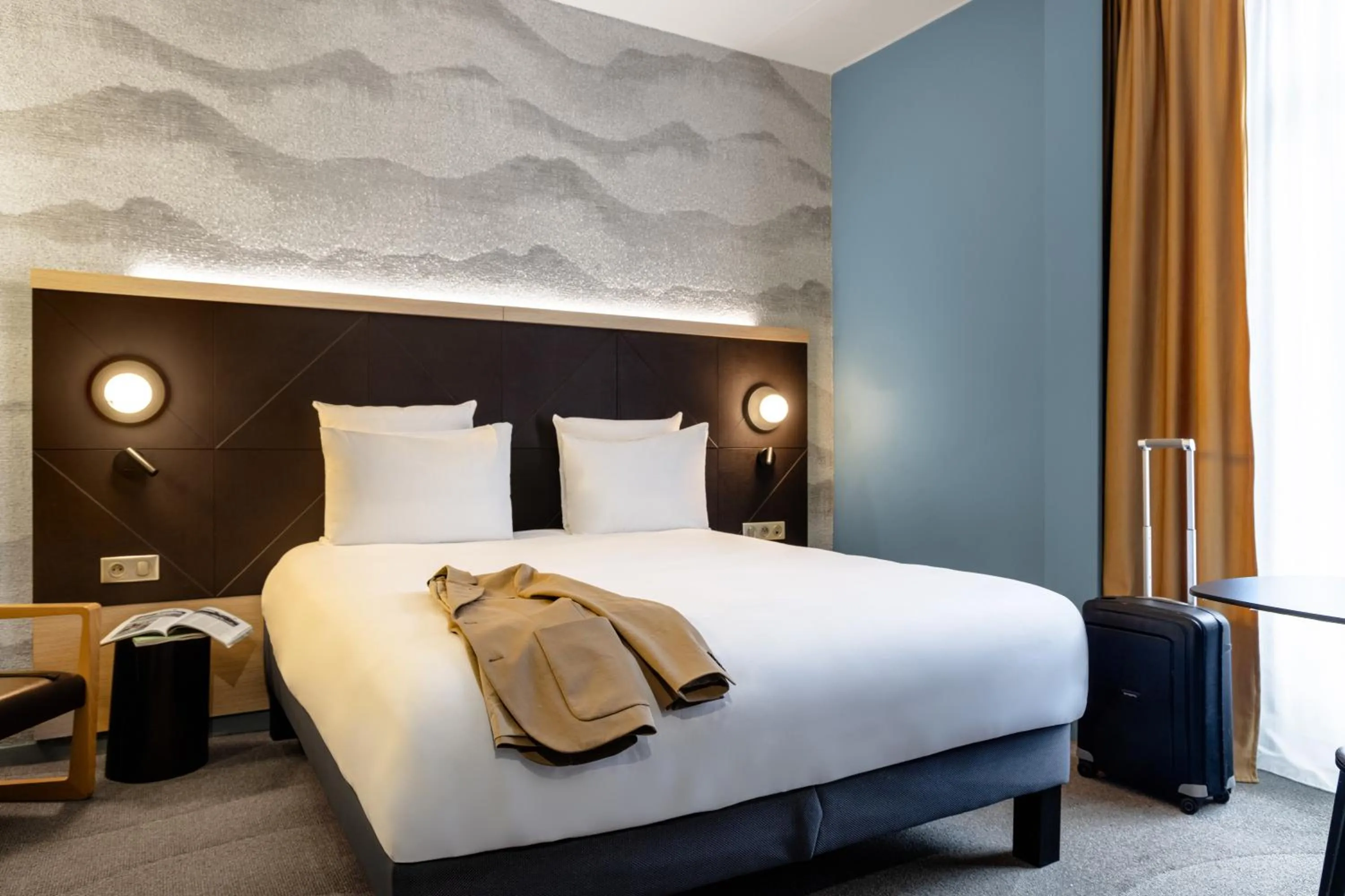 Bedroom, Bed in Mercure Annecy Centre