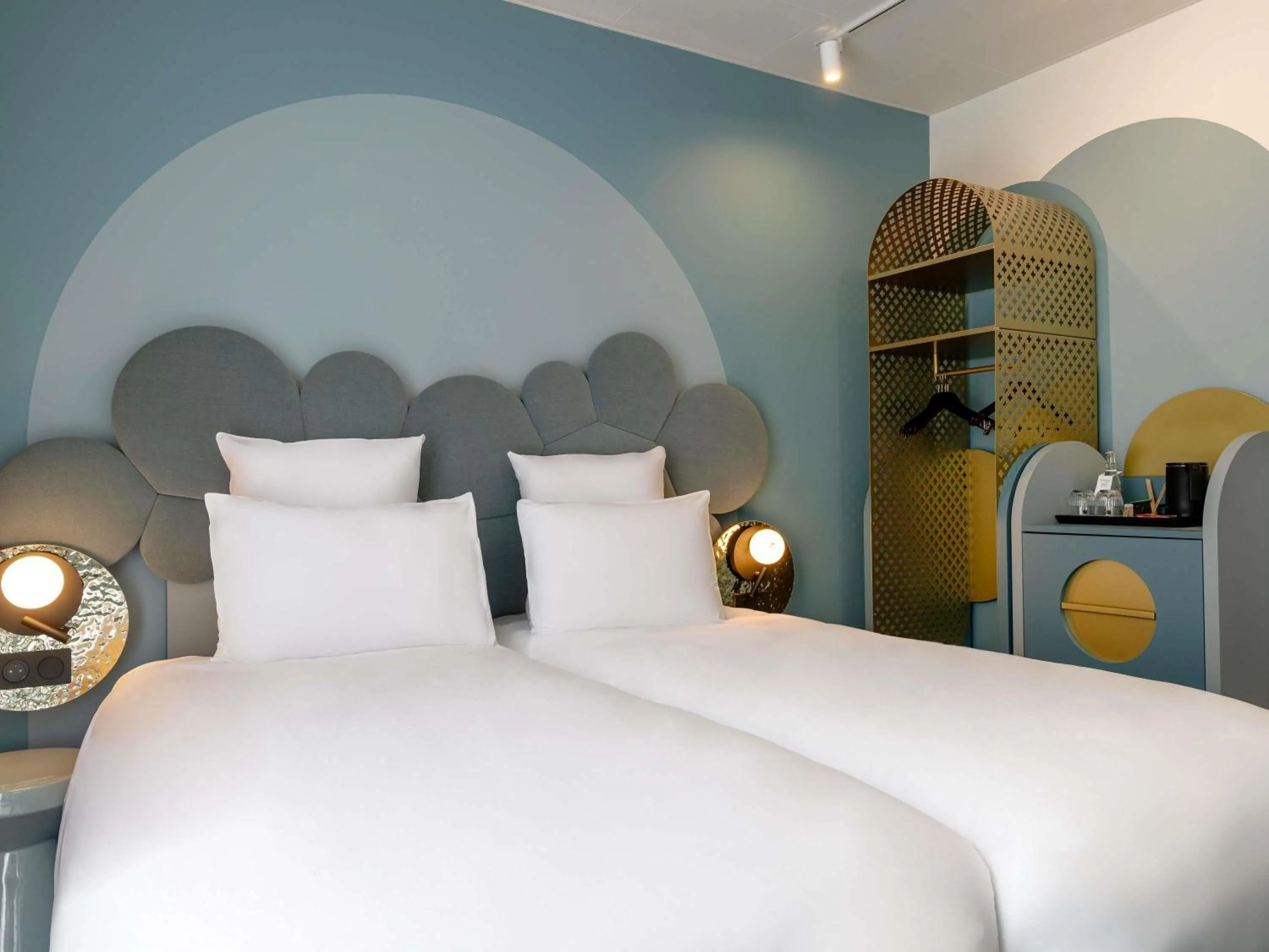 Bedroom, Bed in Mercure Annecy Centre