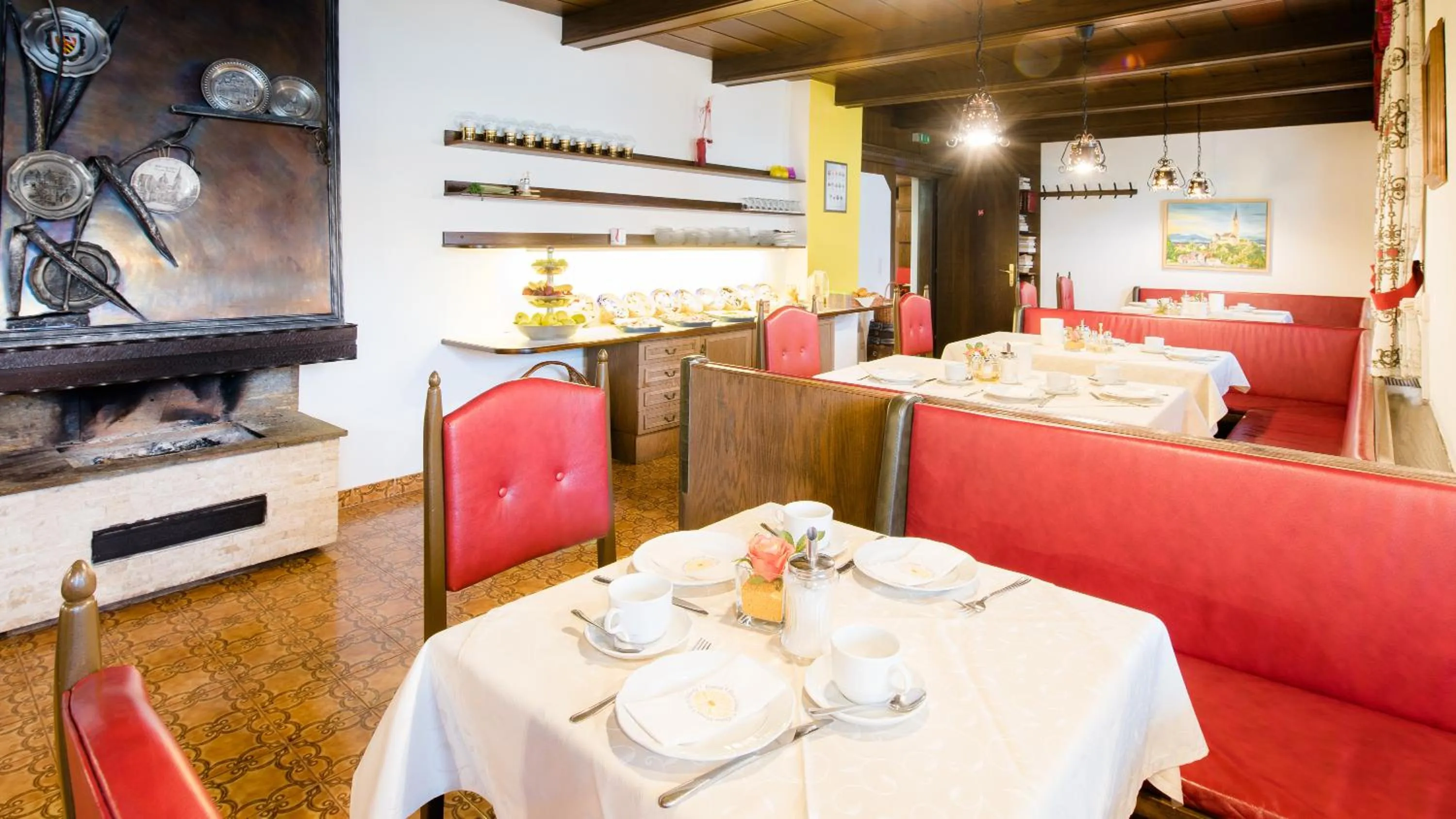 Restaurant/places to eat, Bed in Parkhotel Zuzek