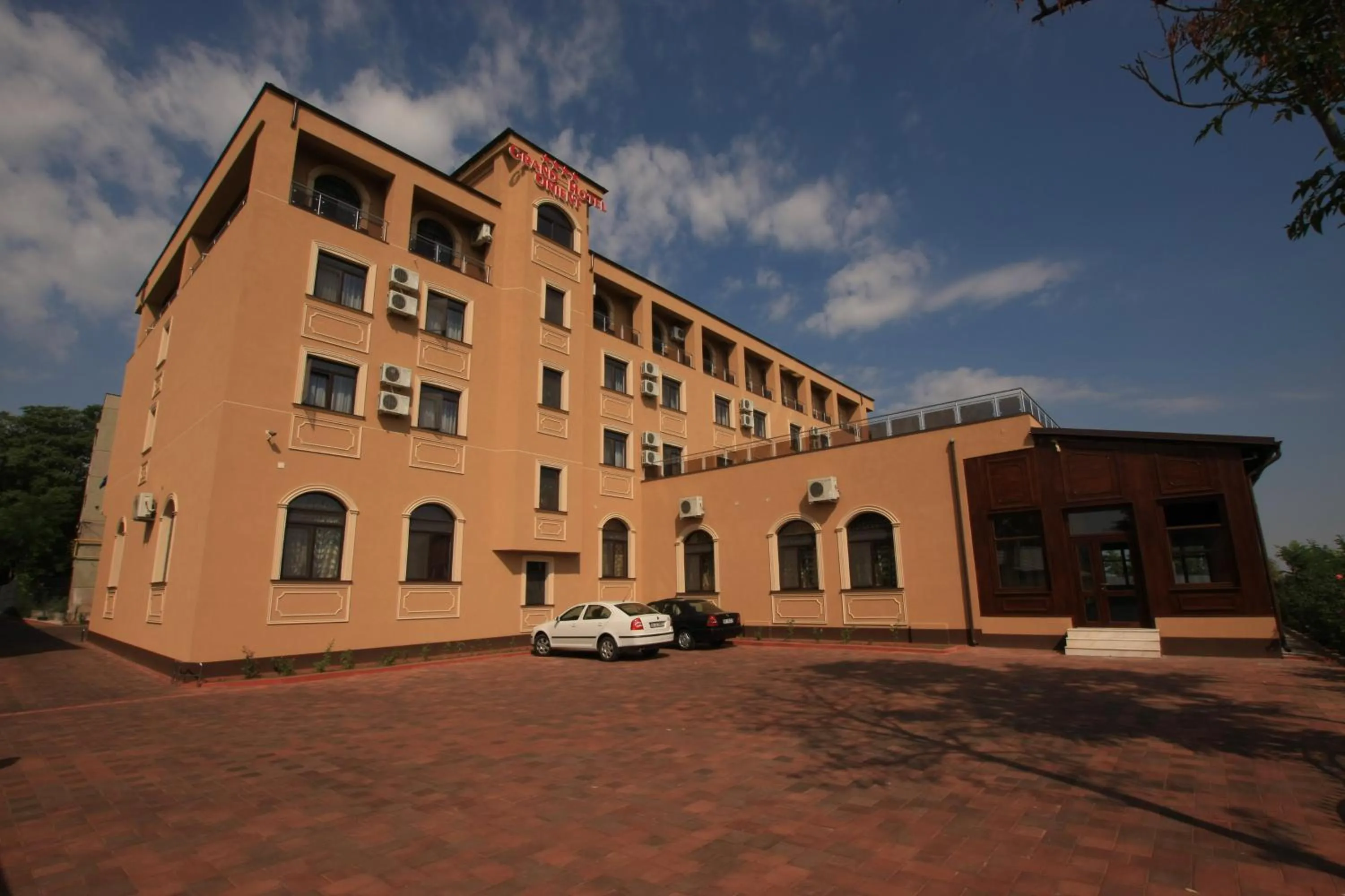 Facade/entrance in Grand Hotel Orient Braila