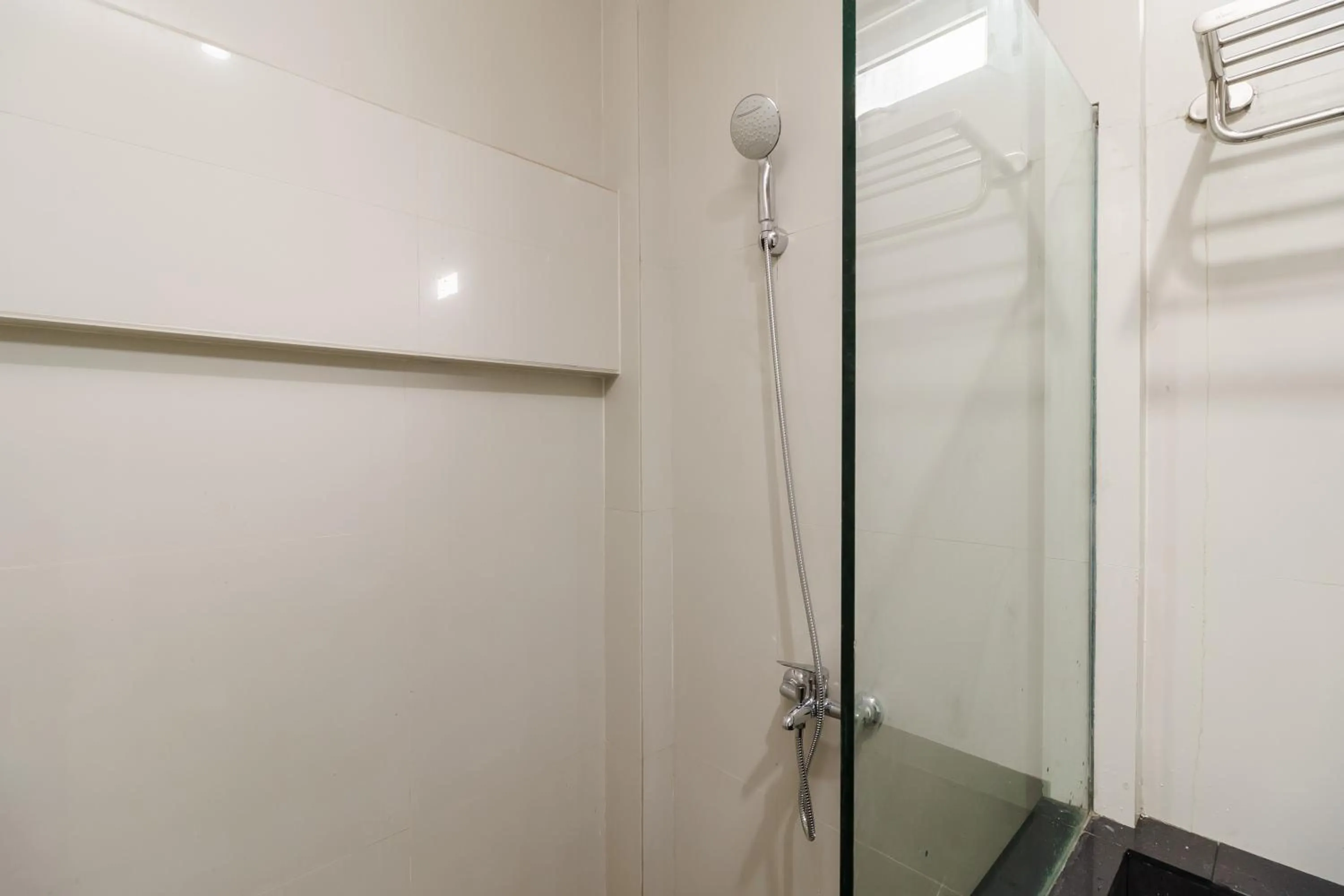 Bathroom in RedDoorz Plus near Palembang Icon Mall 2